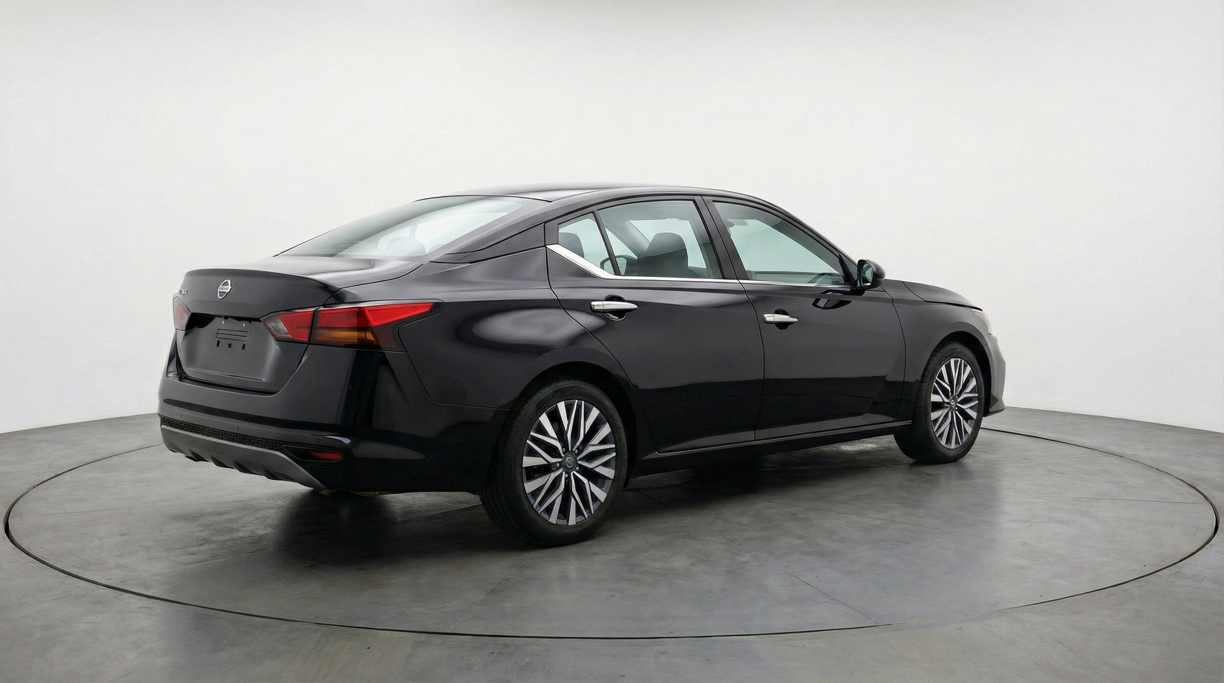 Thumbnail: 2025 Nissan Altima - 9