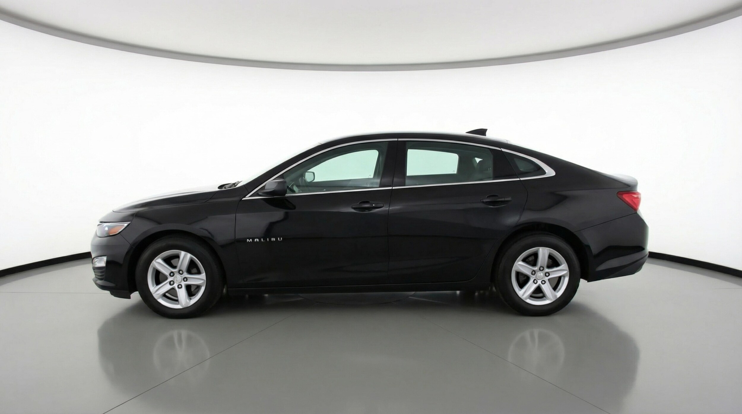 Thumbnail: 2024 Chevrolet Malibu - 4