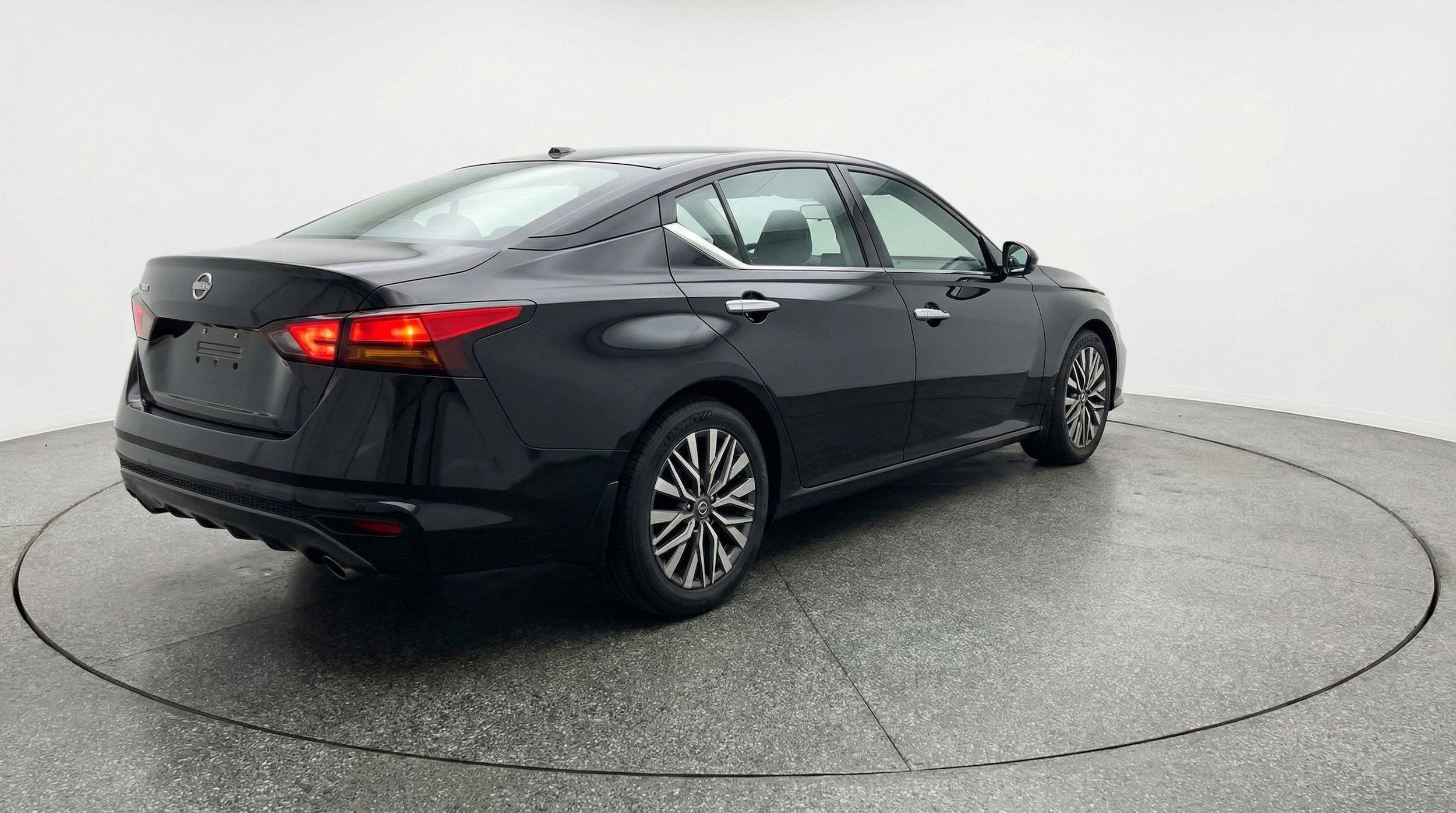 Thumbnail: 2025 Nissan Altima - 9