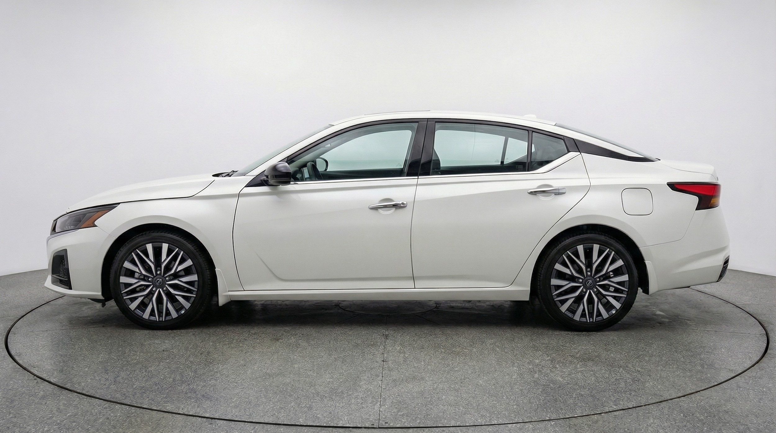 Thumbnail: 2025 Nissan Altima - 4