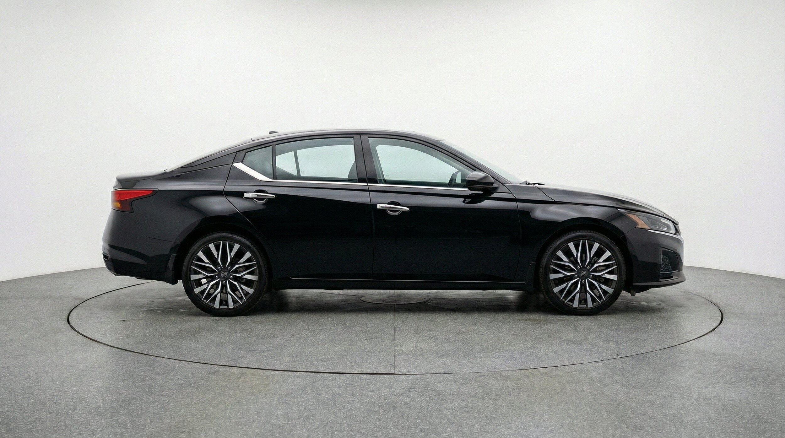 Thumbnail: 2025 Nissan Altima - 11