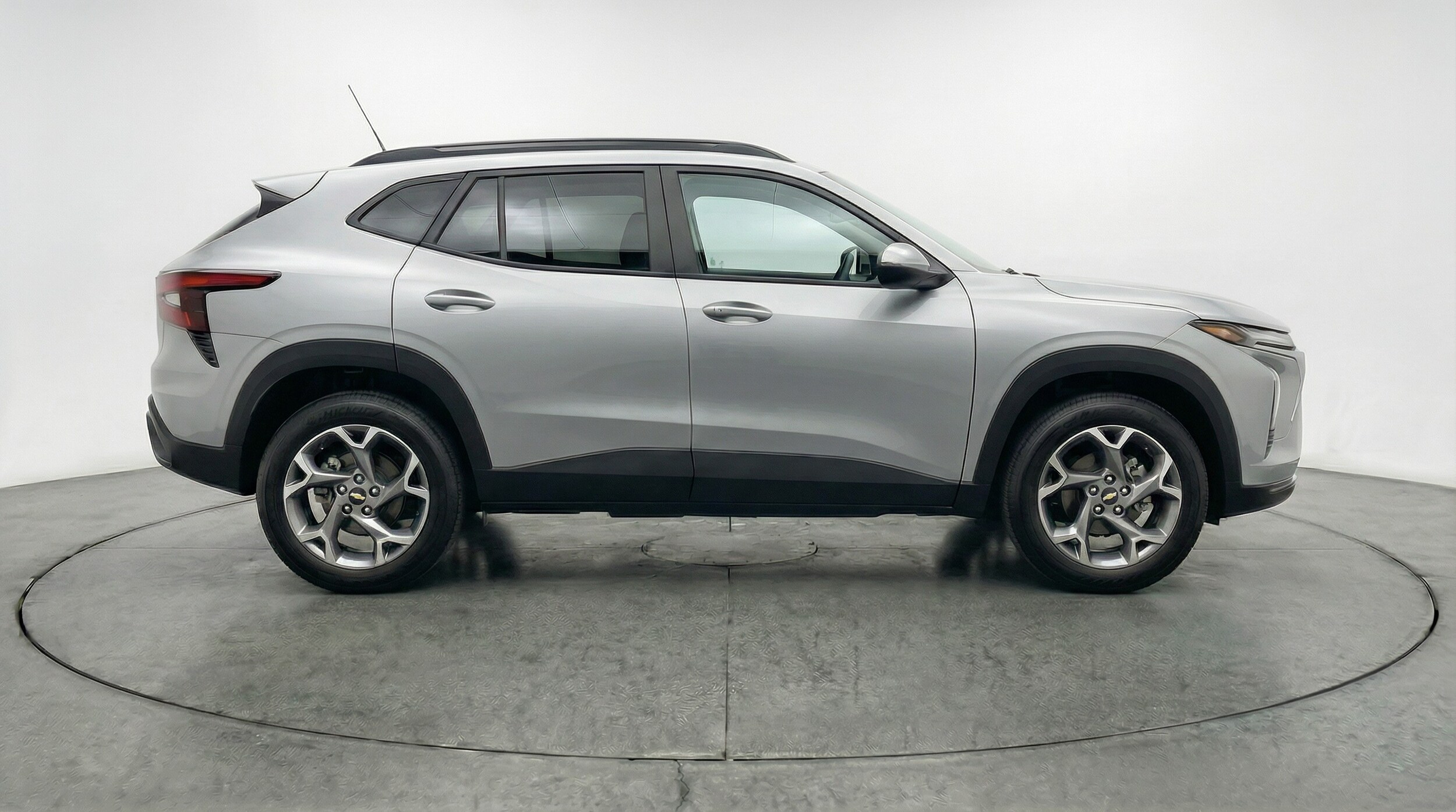 Thumbnail: 2025 Chevrolet Trax - 8