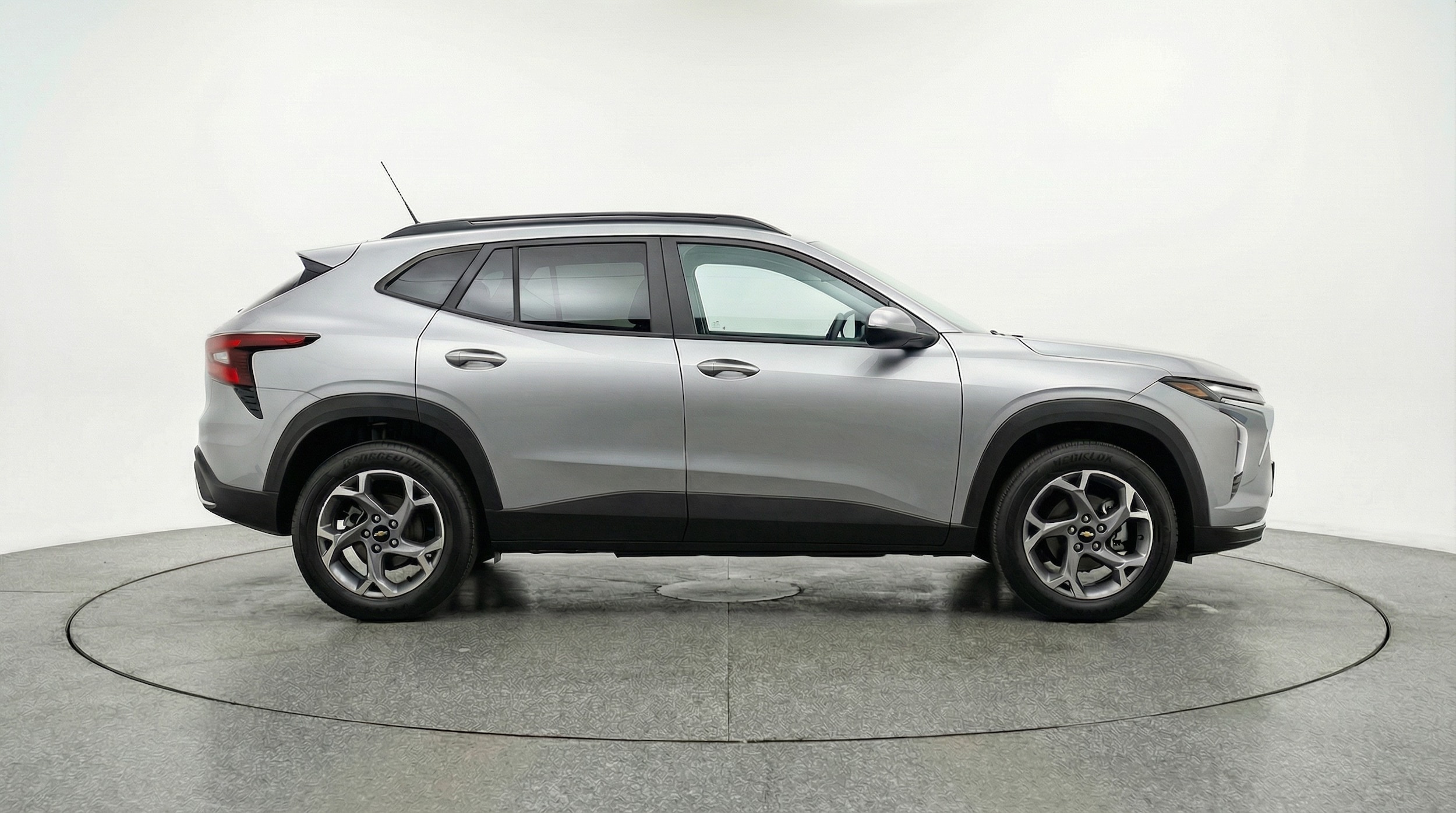 Thumbnail: 2025 Chevrolet Trax - 8