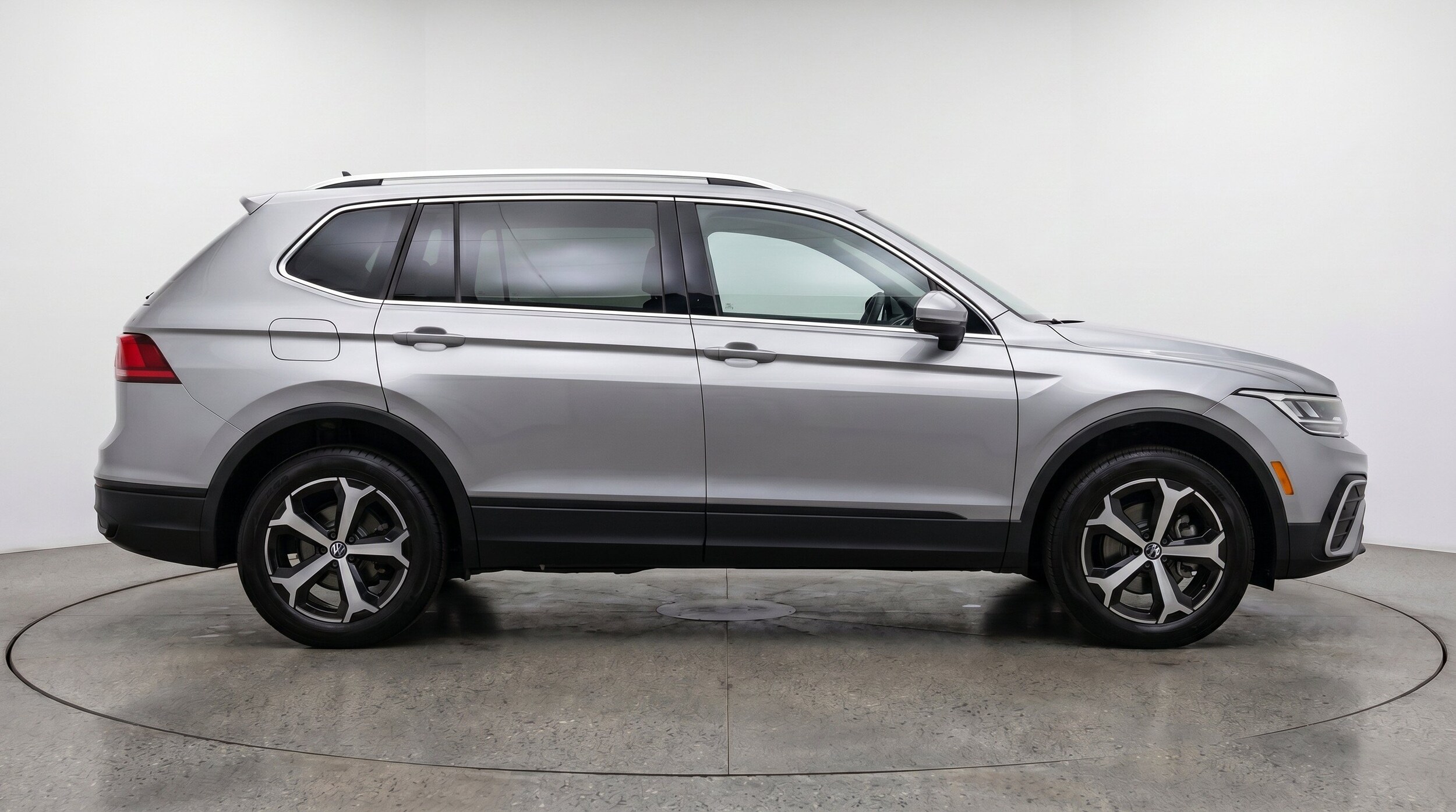 Thumbnail: 2026 Volkswagen Tiguan - 10