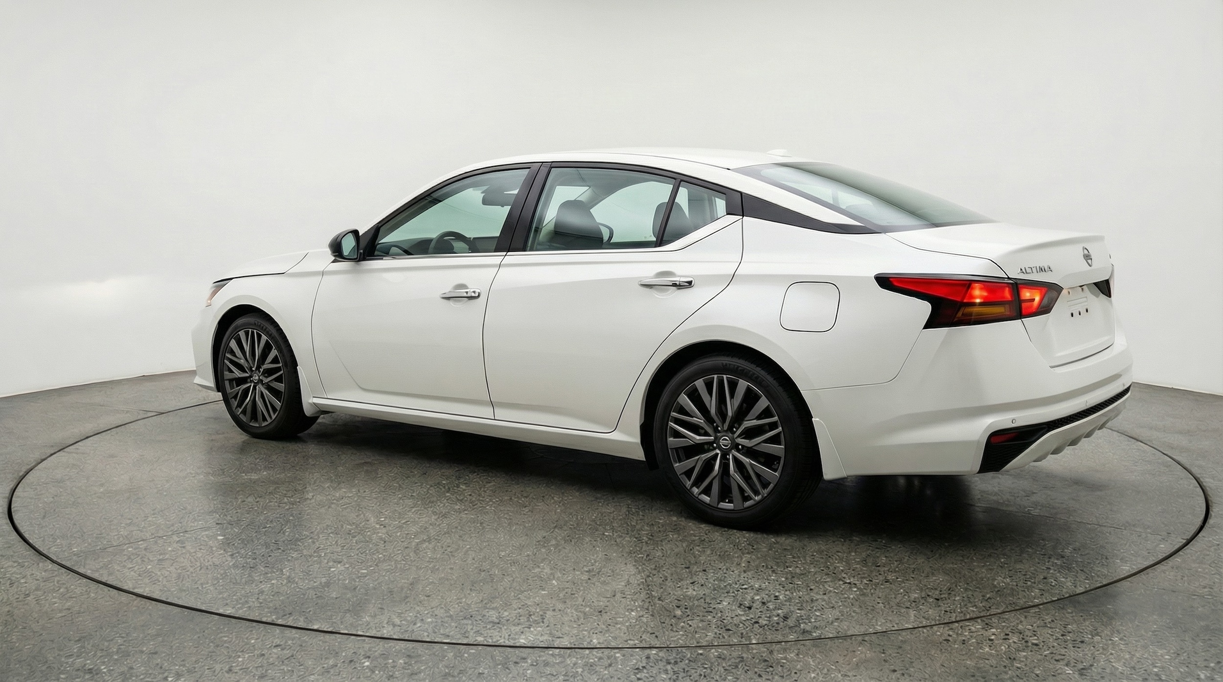 Thumbnail: 2025 Nissan Altima - 5