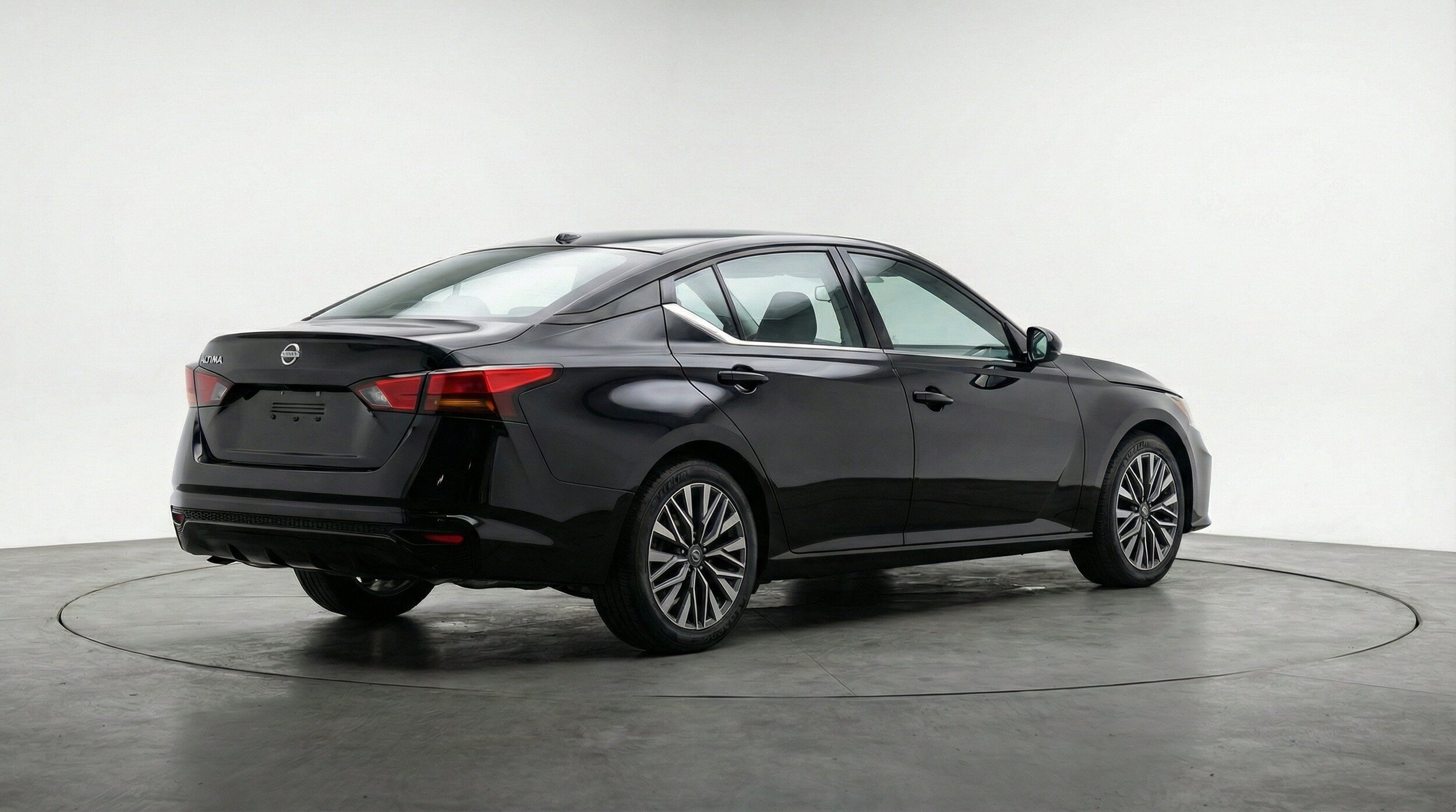 Thumbnail: 2025 Nissan Altima - 9