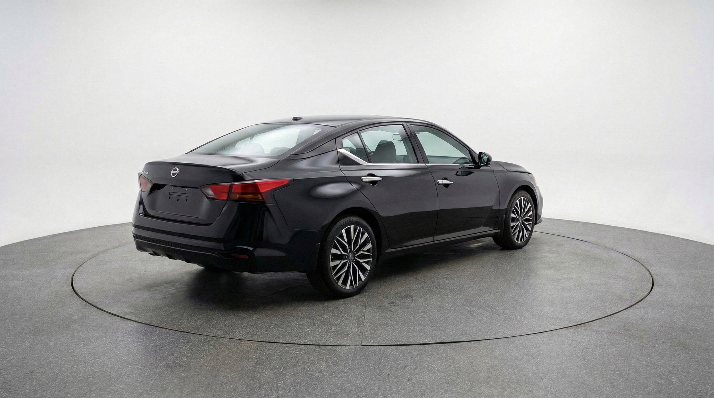 Thumbnail: 2025 Nissan Altima - 9