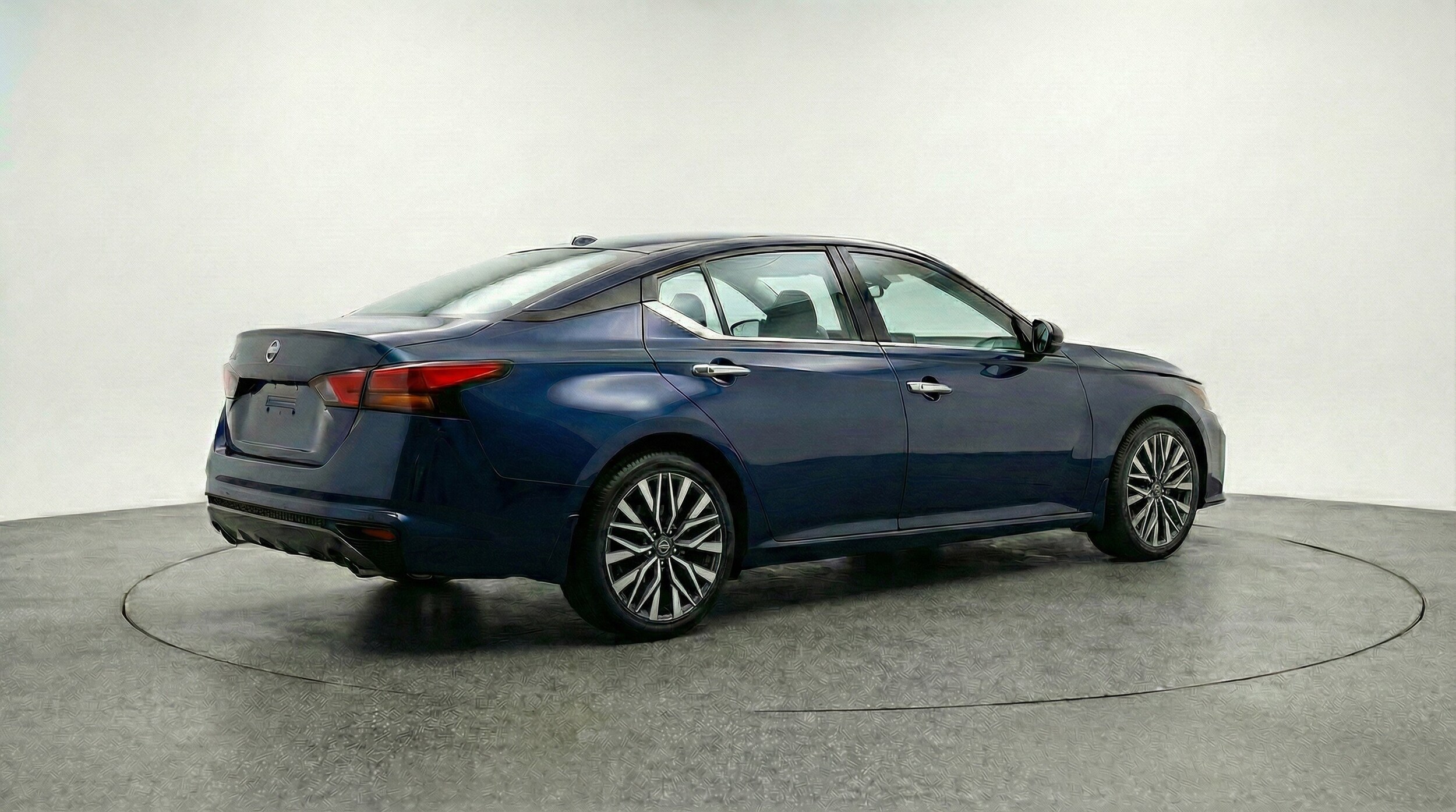 Thumbnail: 2025 Nissan Altima - 9