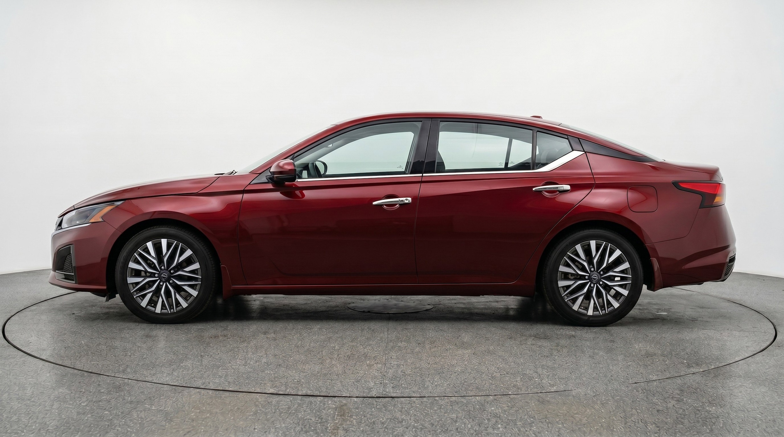 Thumbnail: 2025 Nissan Altima - 5