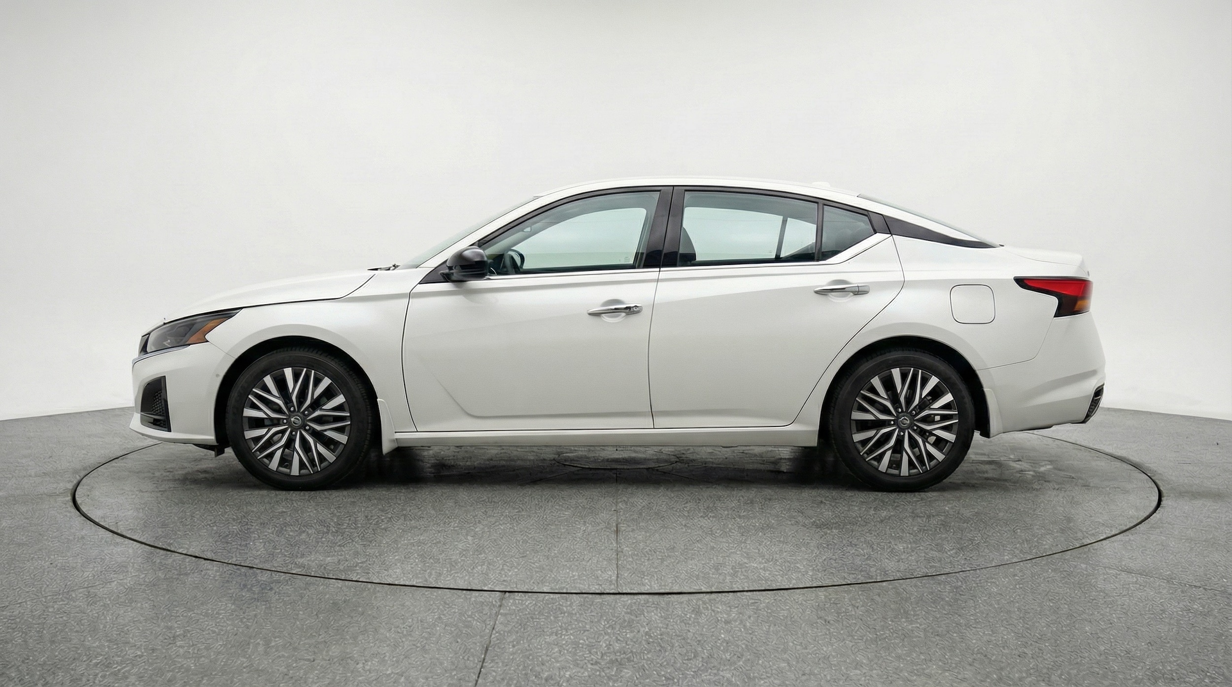 Thumbnail: 2025 Nissan Altima - 4