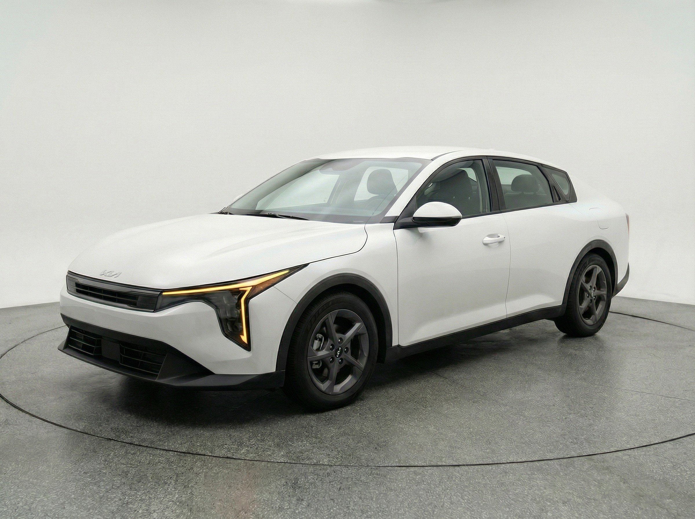 Thumbnail: 2025 Kia K4 - 3