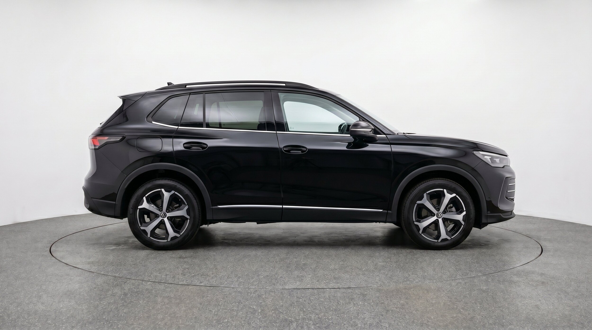 Thumbnail: 2026 Volkswagen Tiguan - 11