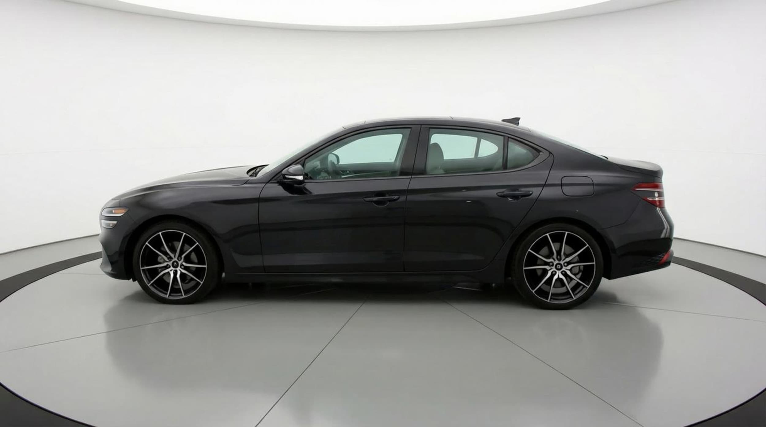 Thumbnail: 2025 Genesis G70 - 4