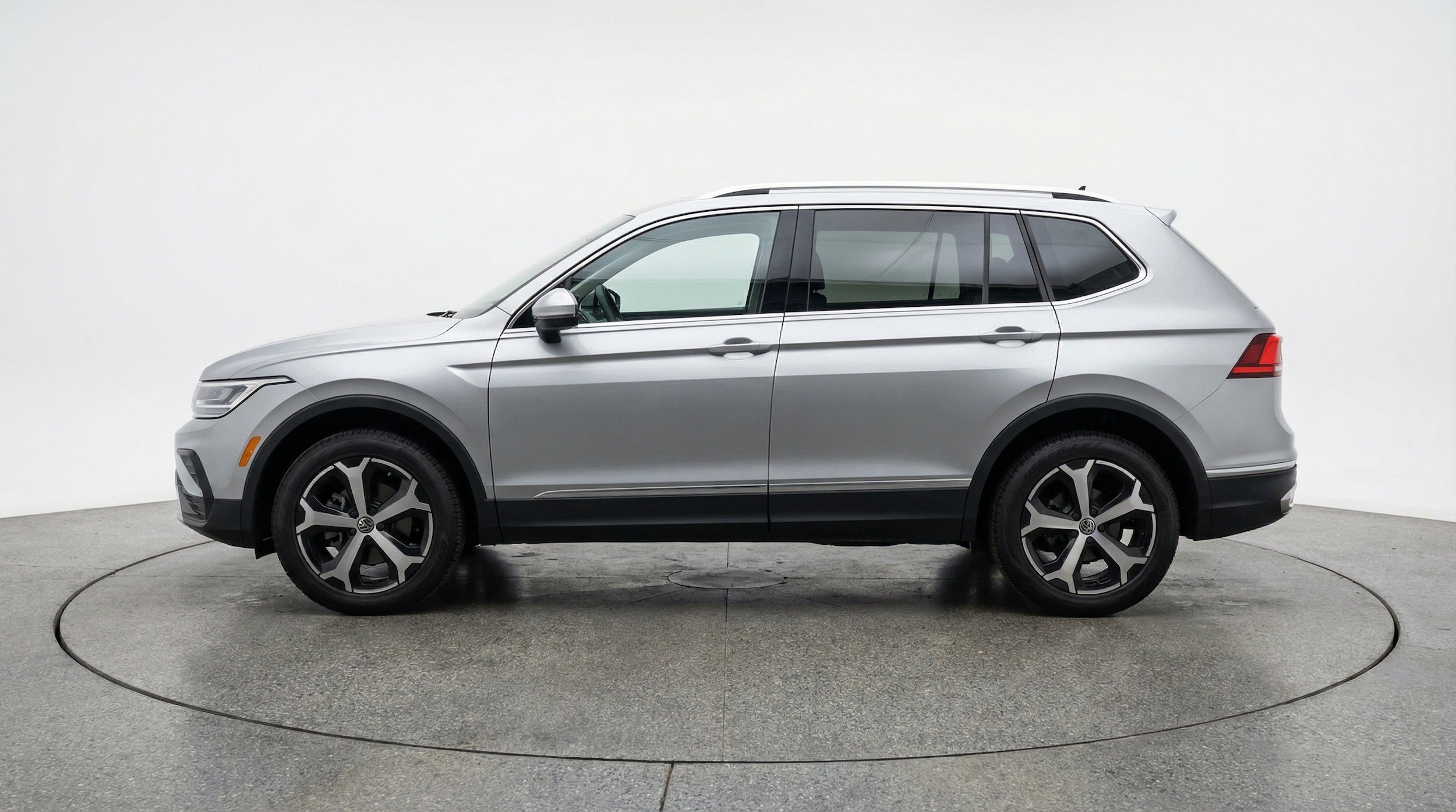 Thumbnail: 2026 Volkswagen Tiguan - 5