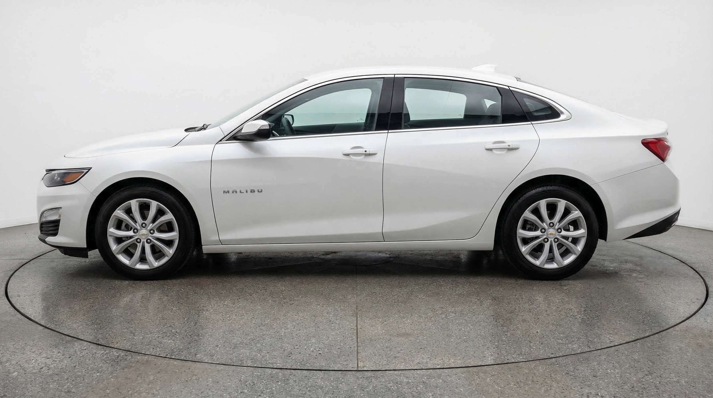 Thumbnail: 2023 Chevrolet Malibu - 5