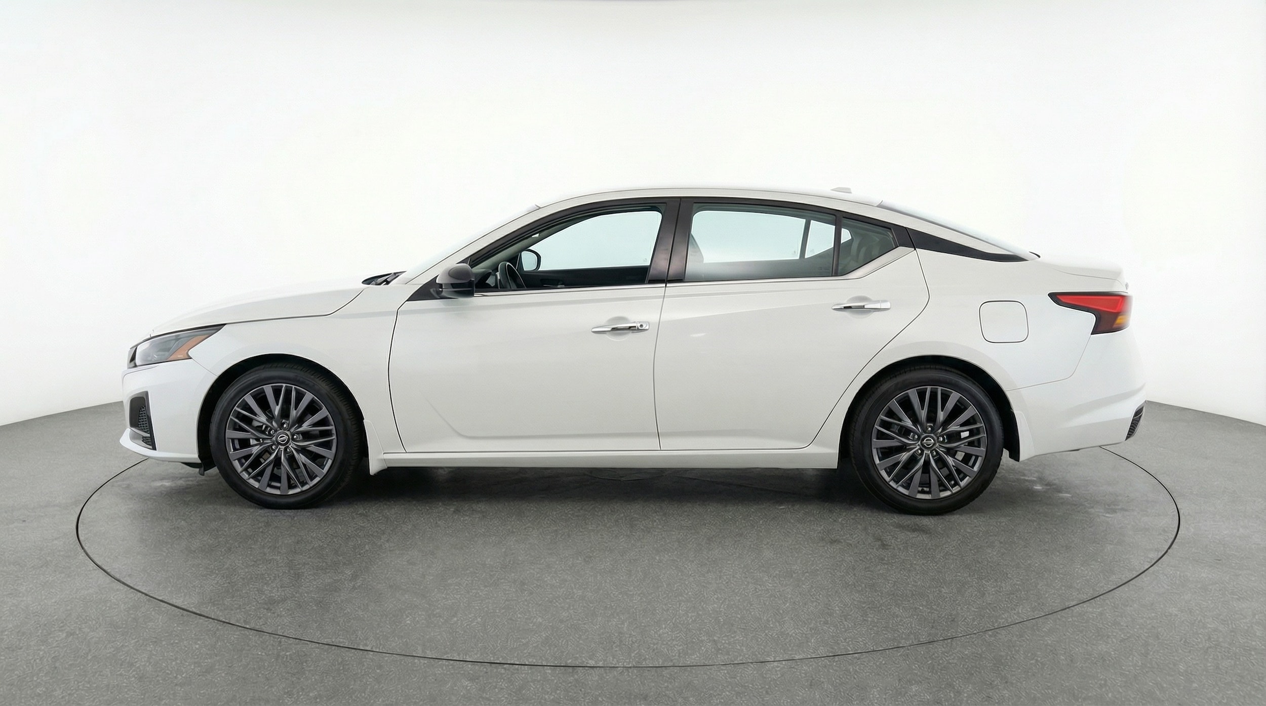 Thumbnail: 2025 Nissan Altima - 4