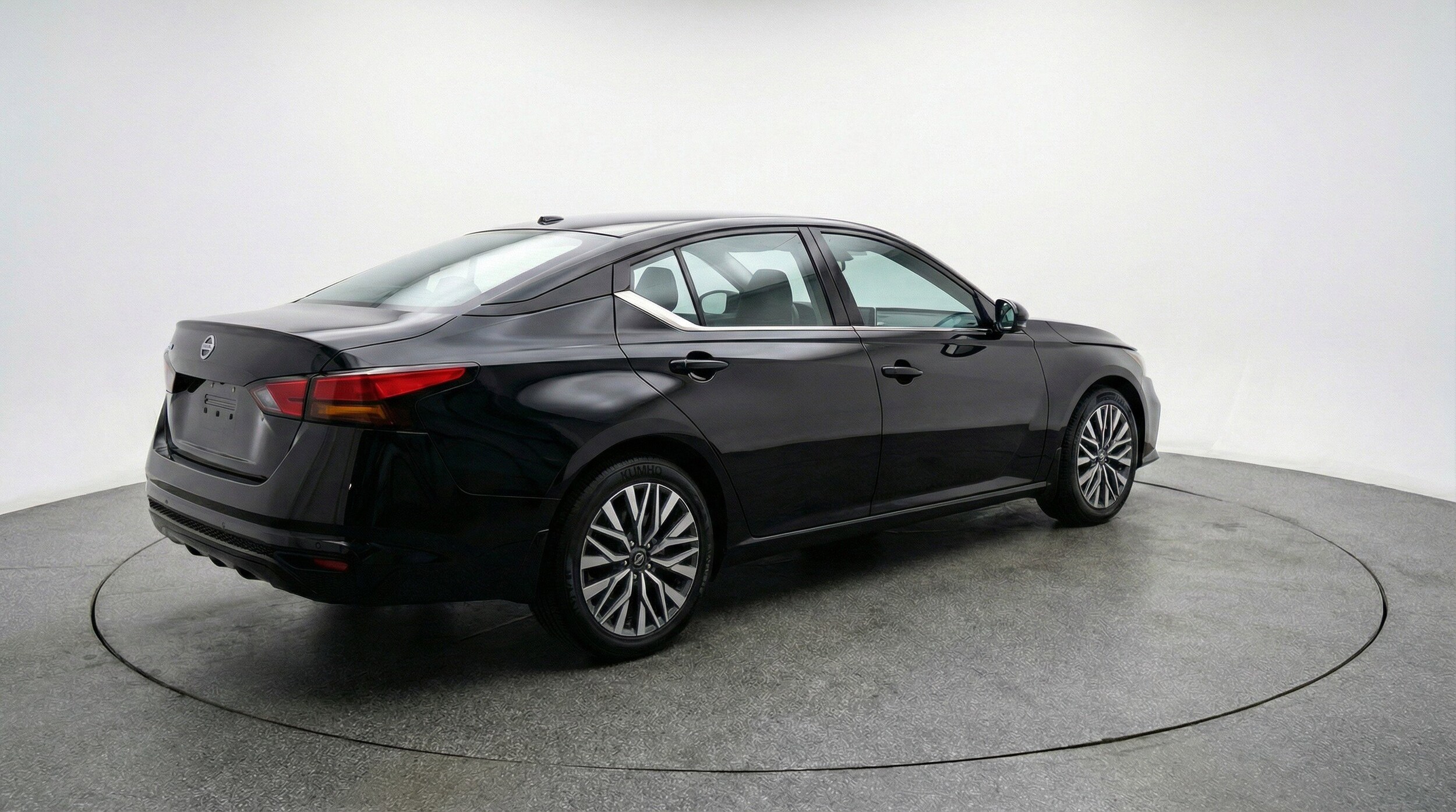 Thumbnail: 2025 Nissan Altima - 9