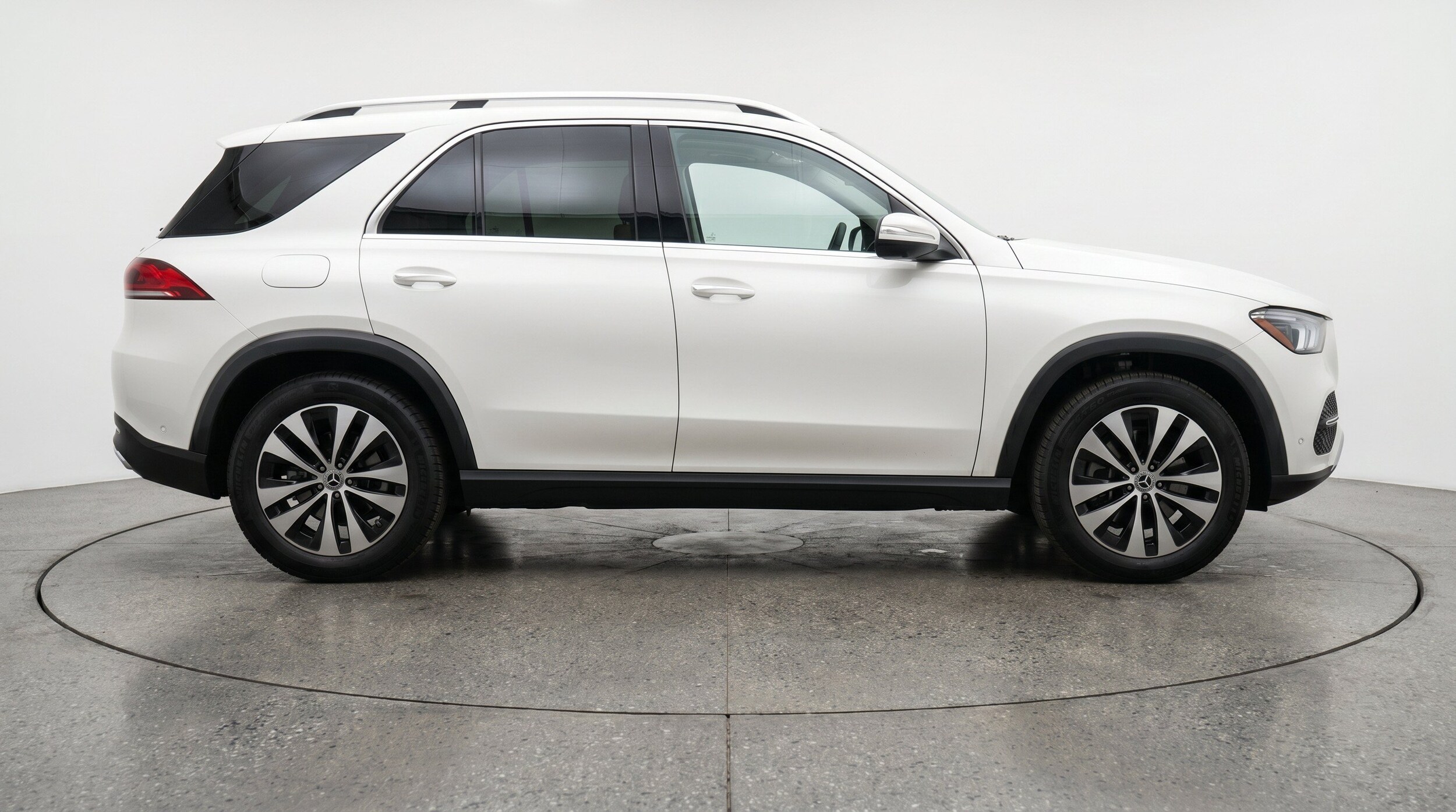 Thumbnail: 2026 Mercedes-Benz GLE - 11