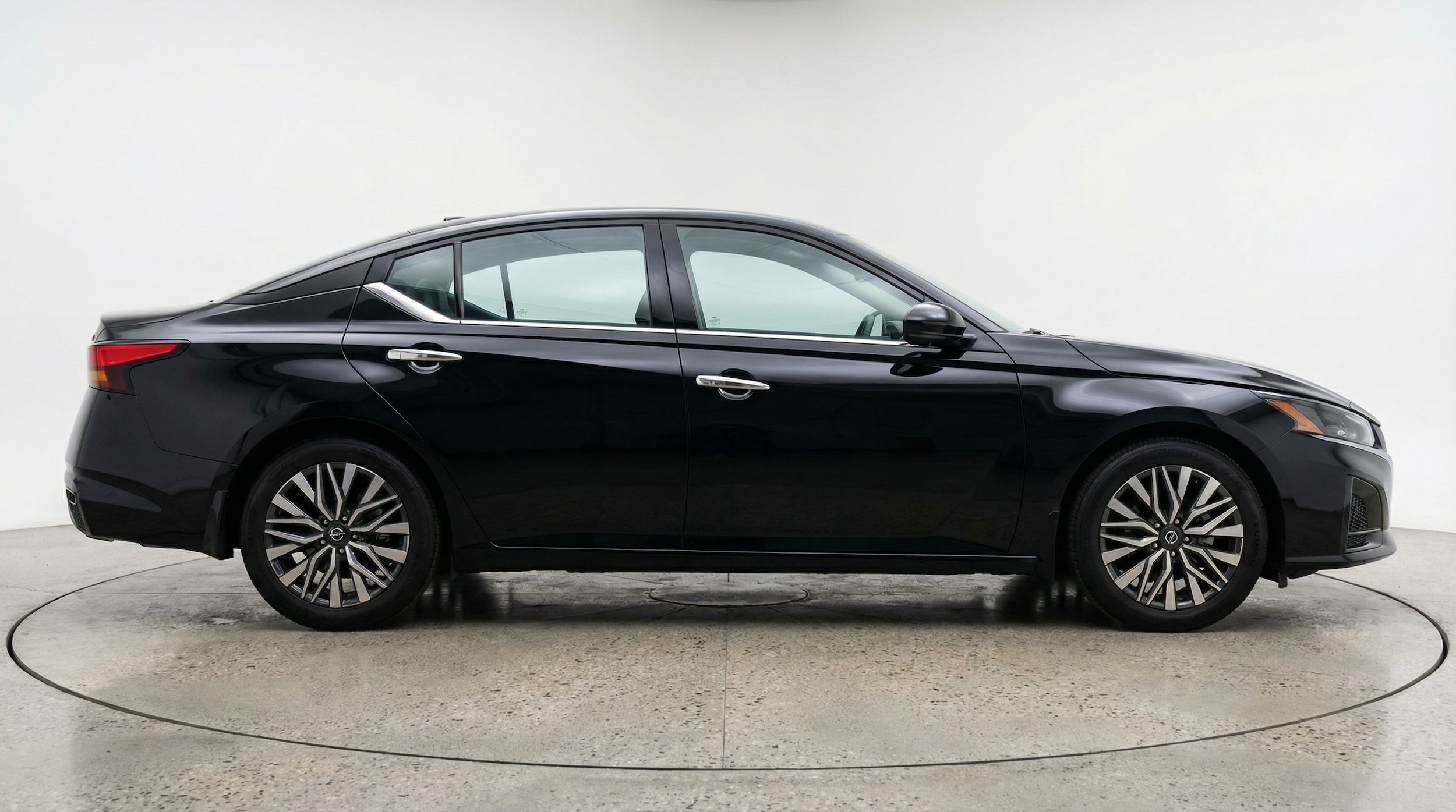 Thumbnail: 2025 Nissan Altima - 8