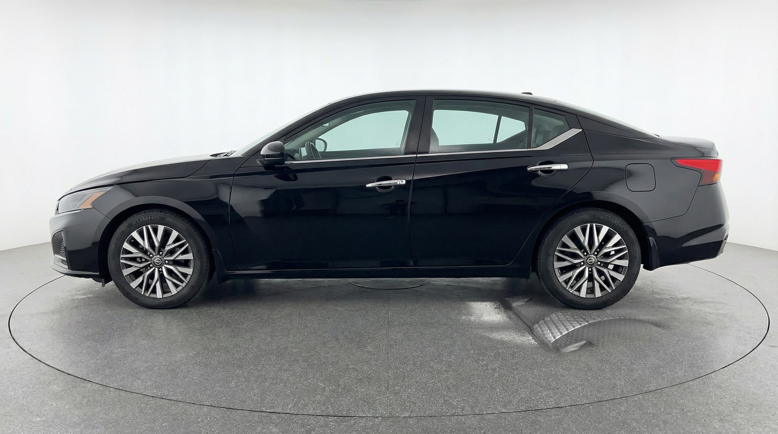 Thumbnail: 2025 Nissan Altima - 4