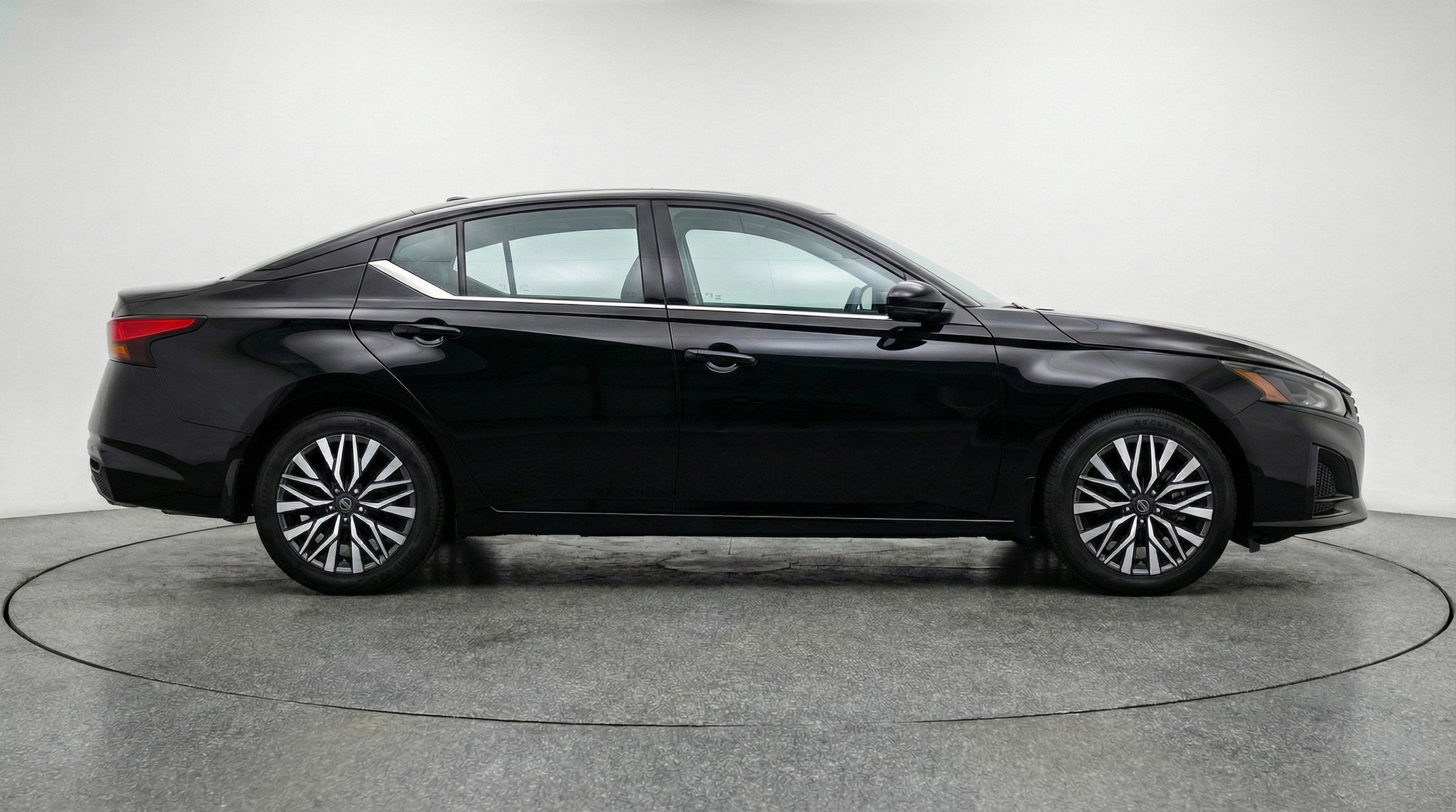 Thumbnail: 2025 Nissan Altima - 11