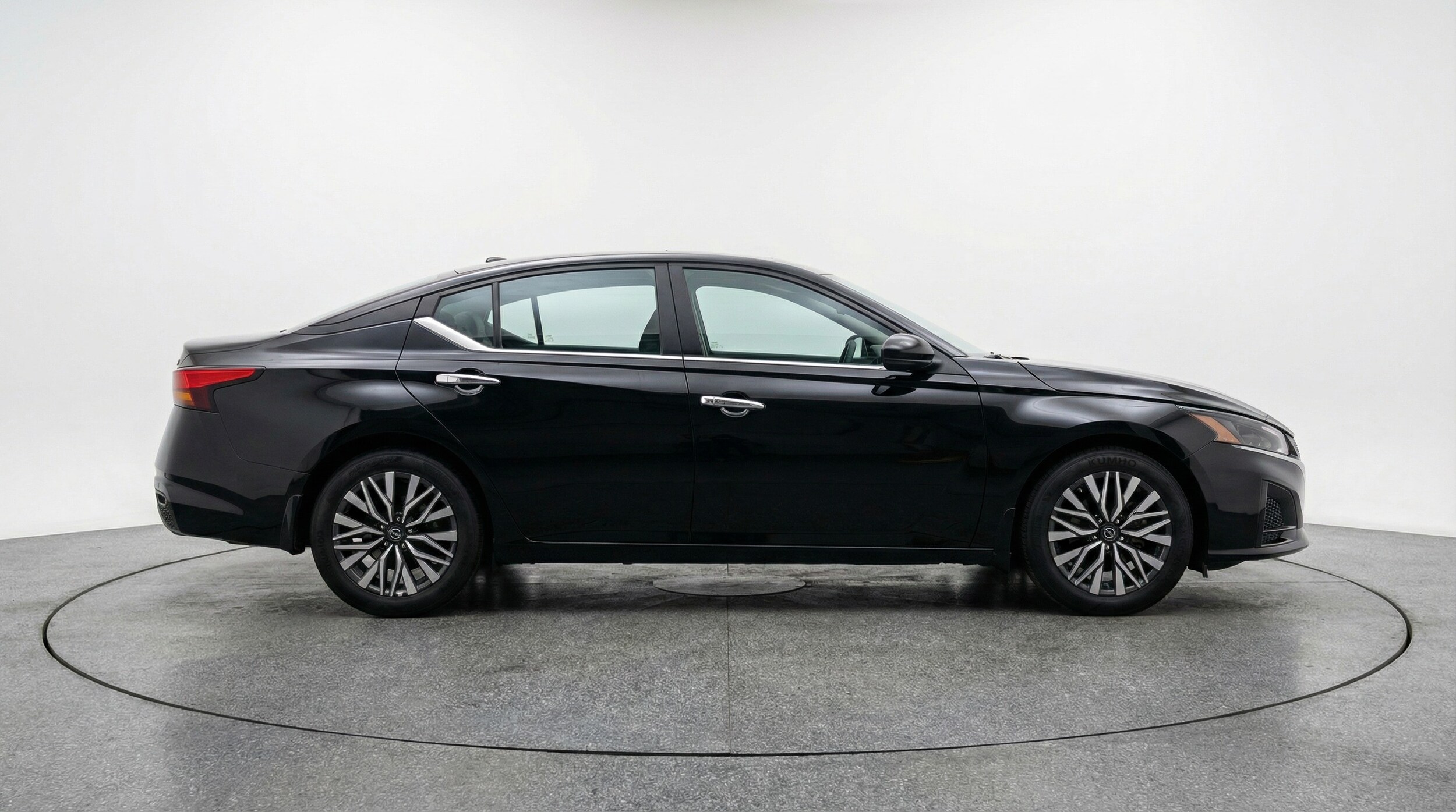 Thumbnail: 2025 Nissan Altima - 8