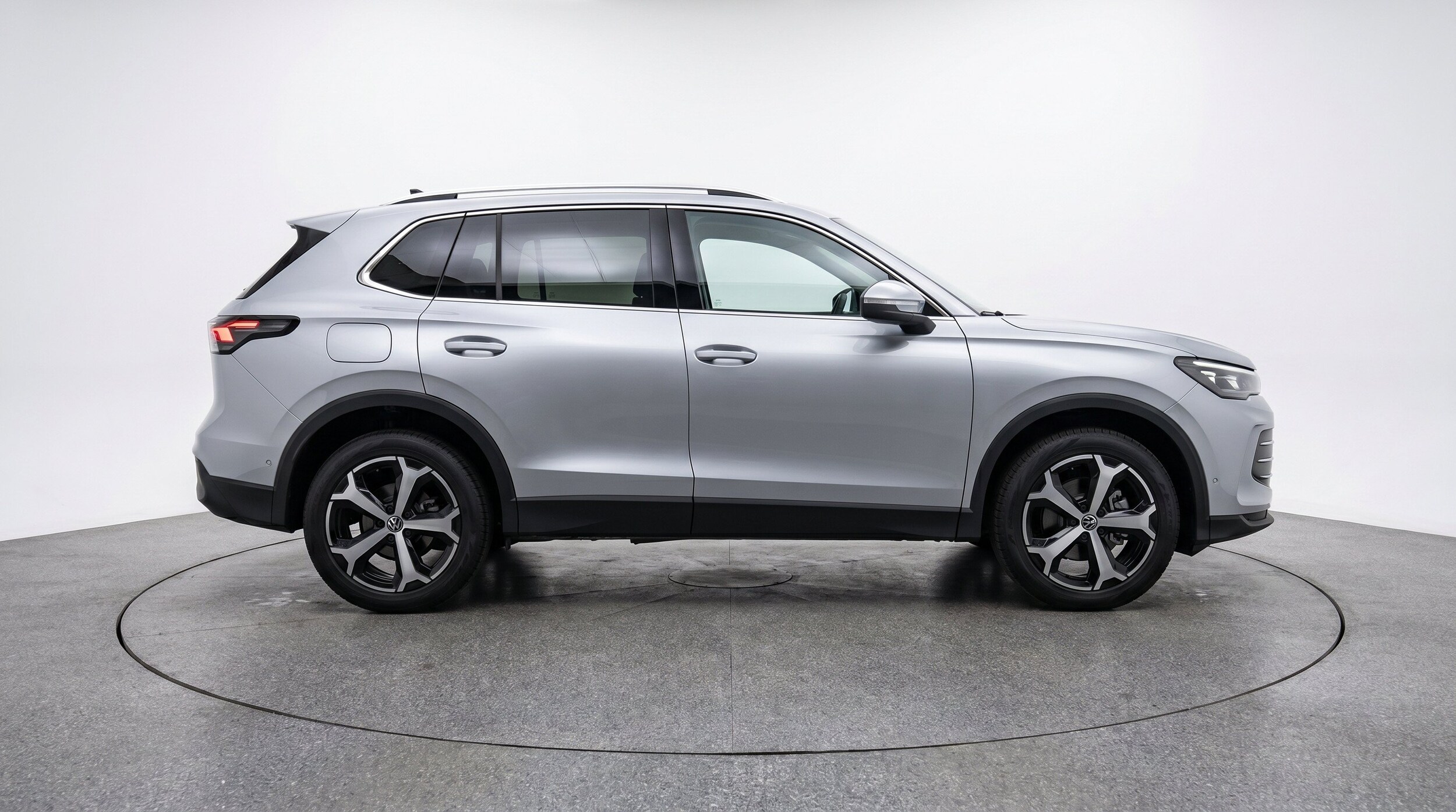 Thumbnail: 2026 Volkswagen Tiguan - 10