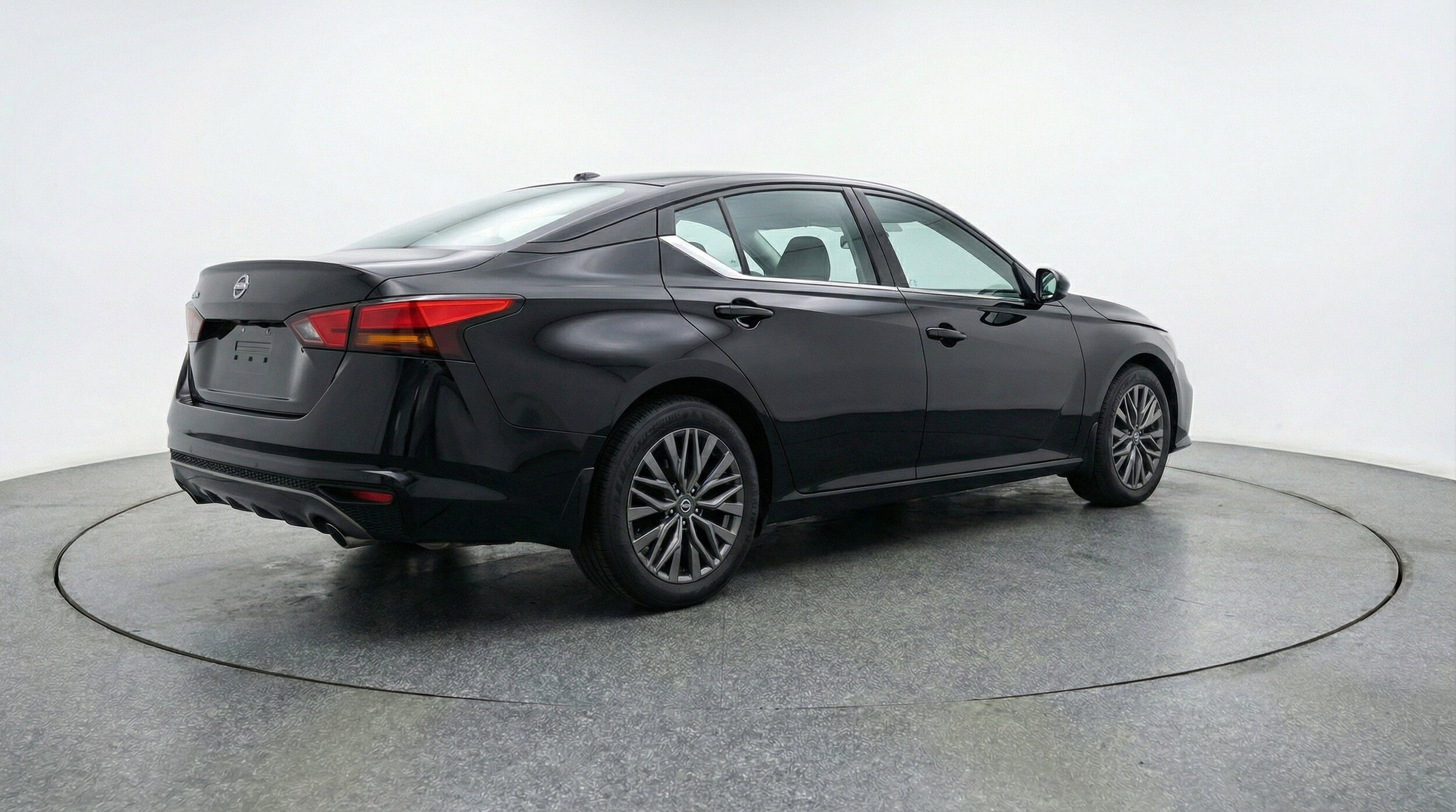 Thumbnail: 2025 Nissan Altima - 9