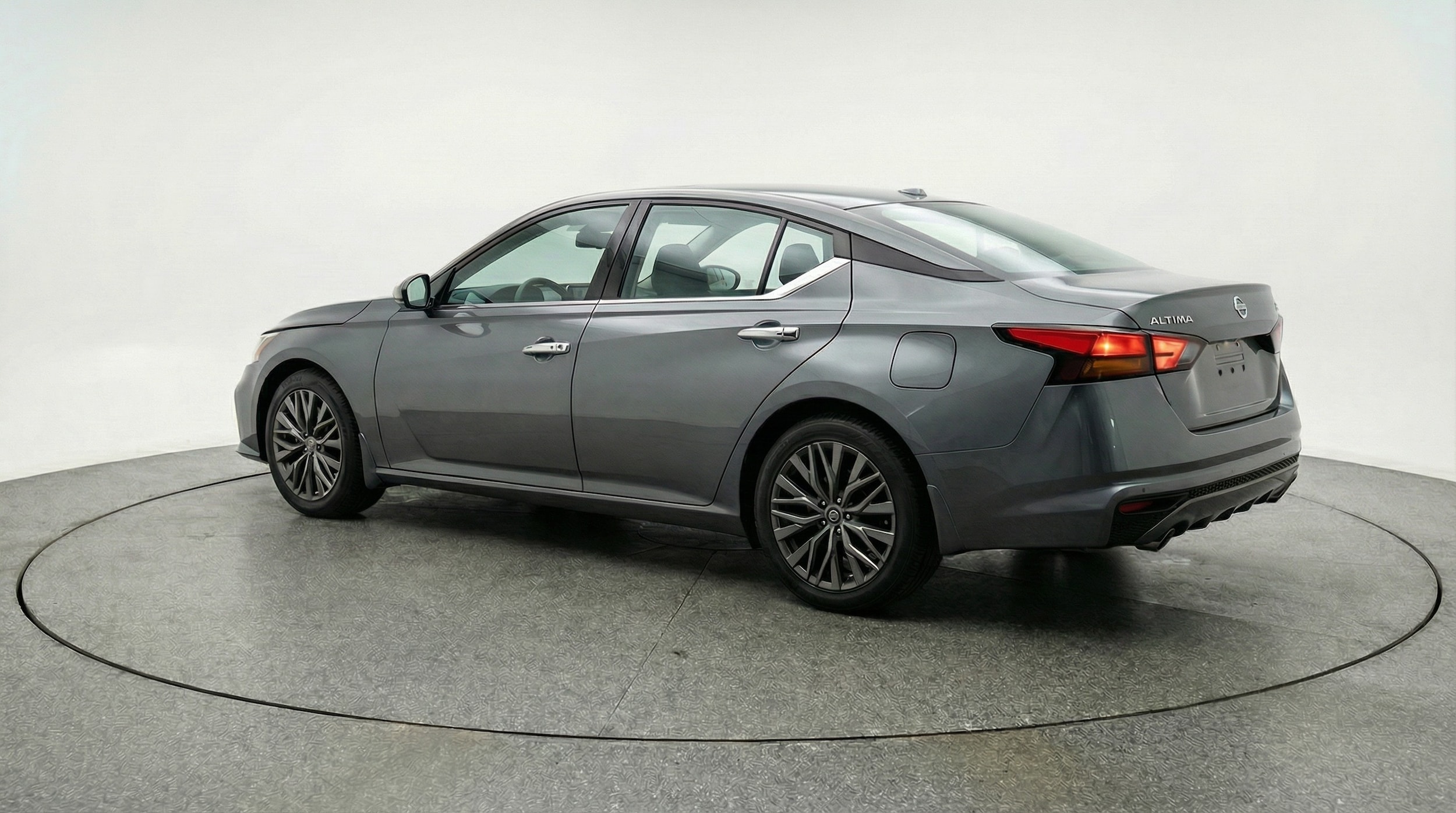 Thumbnail: 2025 Nissan Altima - 5