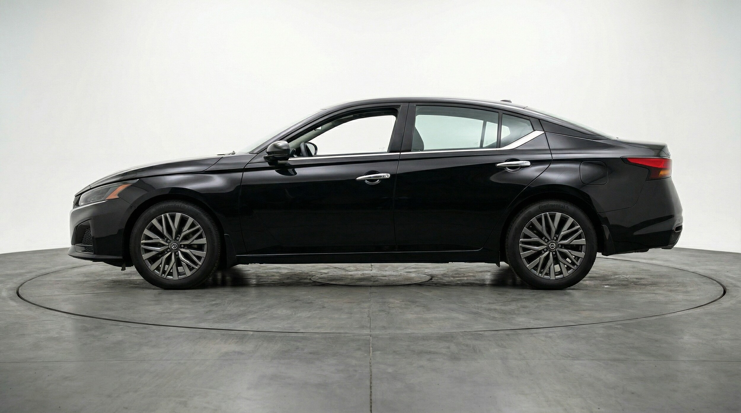 Thumbnail: 2025 Nissan Altima - 4