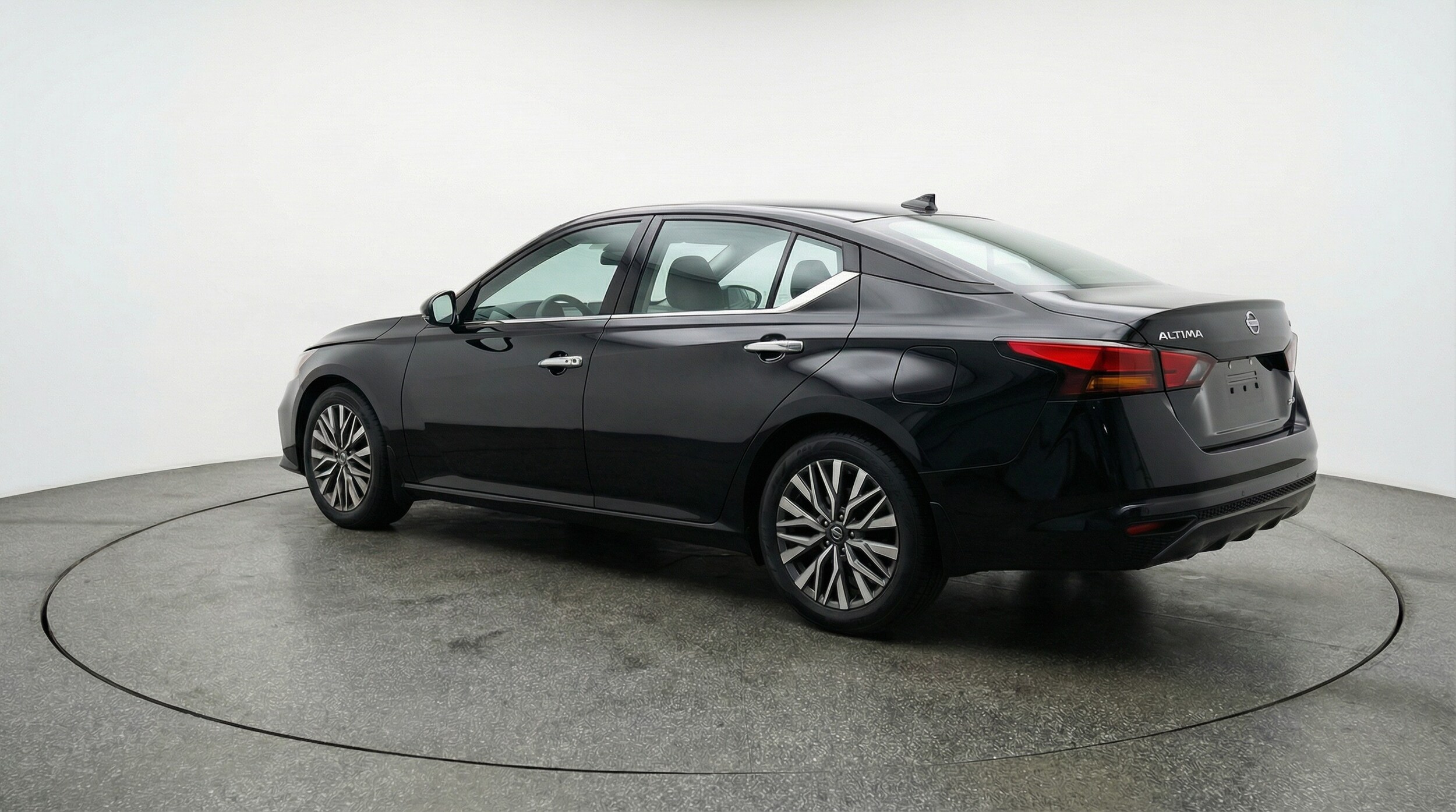 Thumbnail: 2025 Nissan Altima - 5