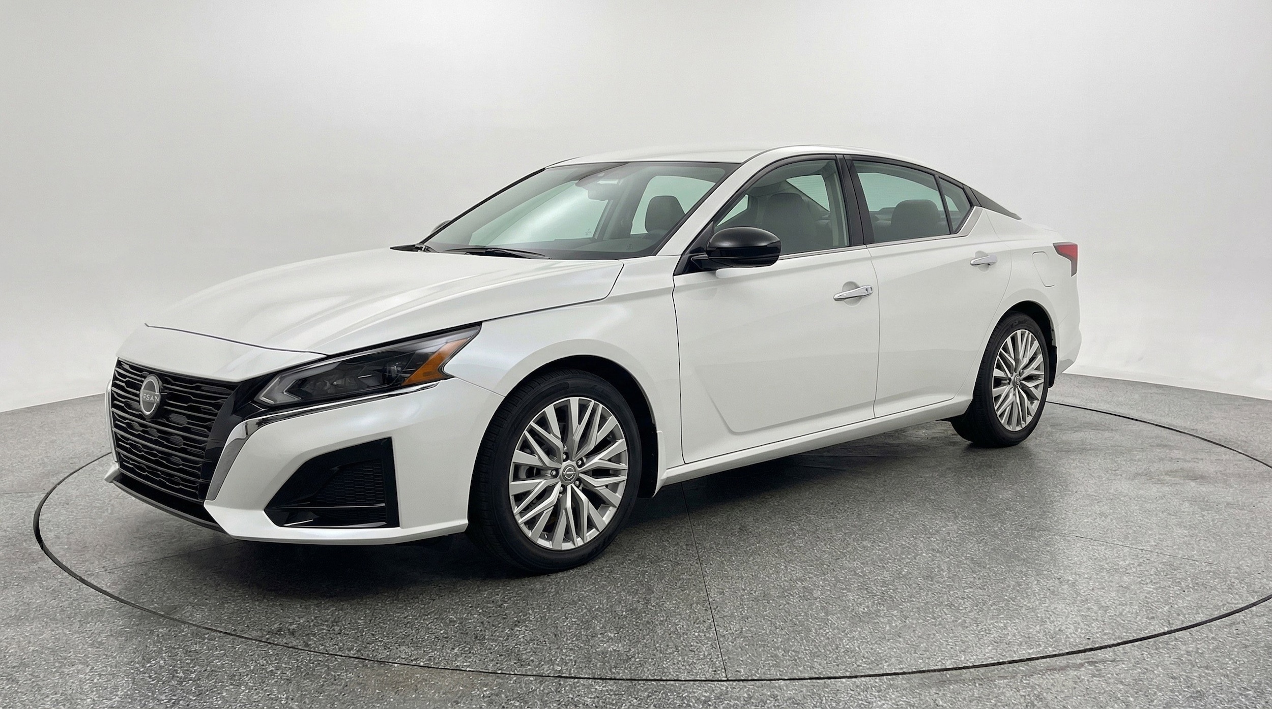 Thumbnail: 2025 Nissan Altima - 3