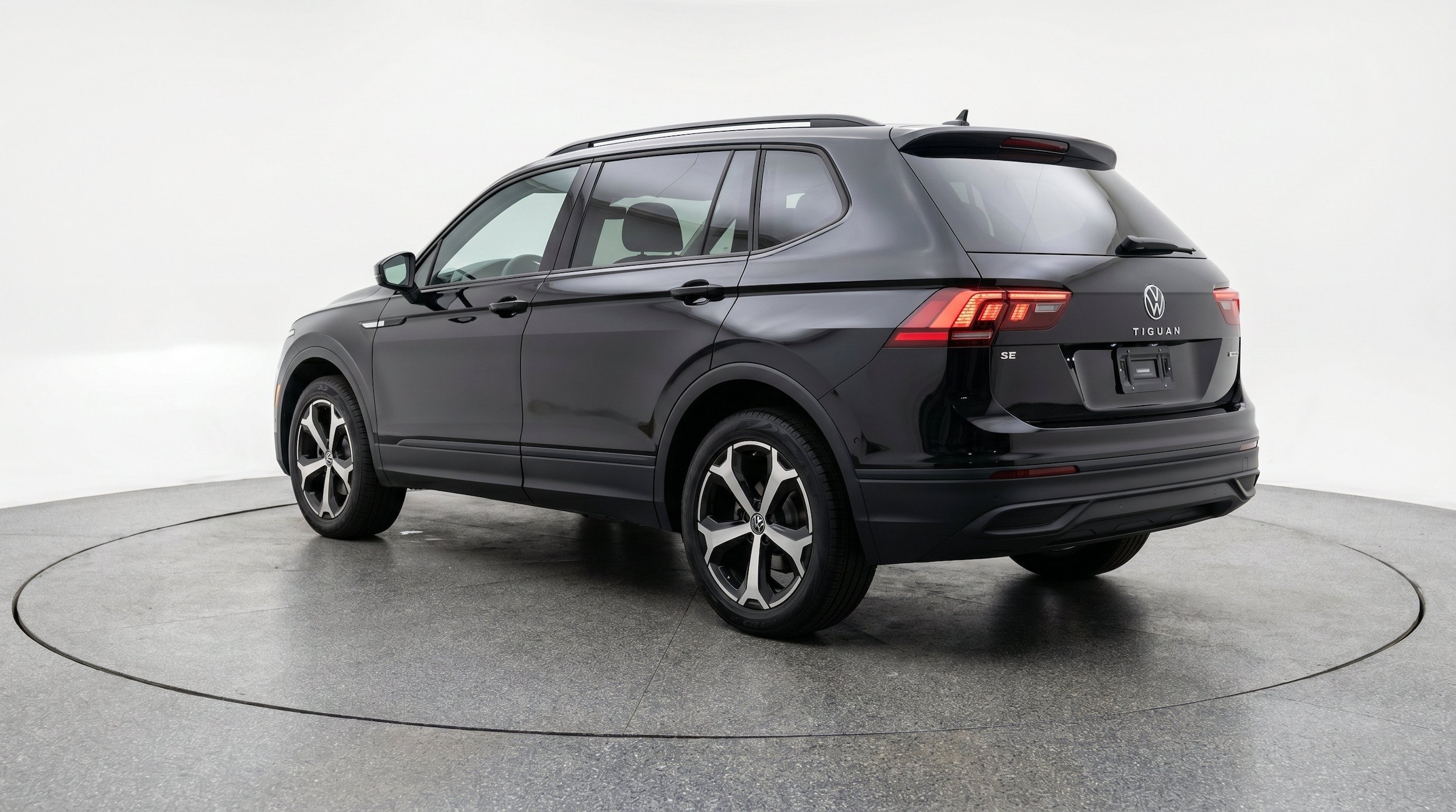Thumbnail: 2026 Volkswagen Tiguan - 6