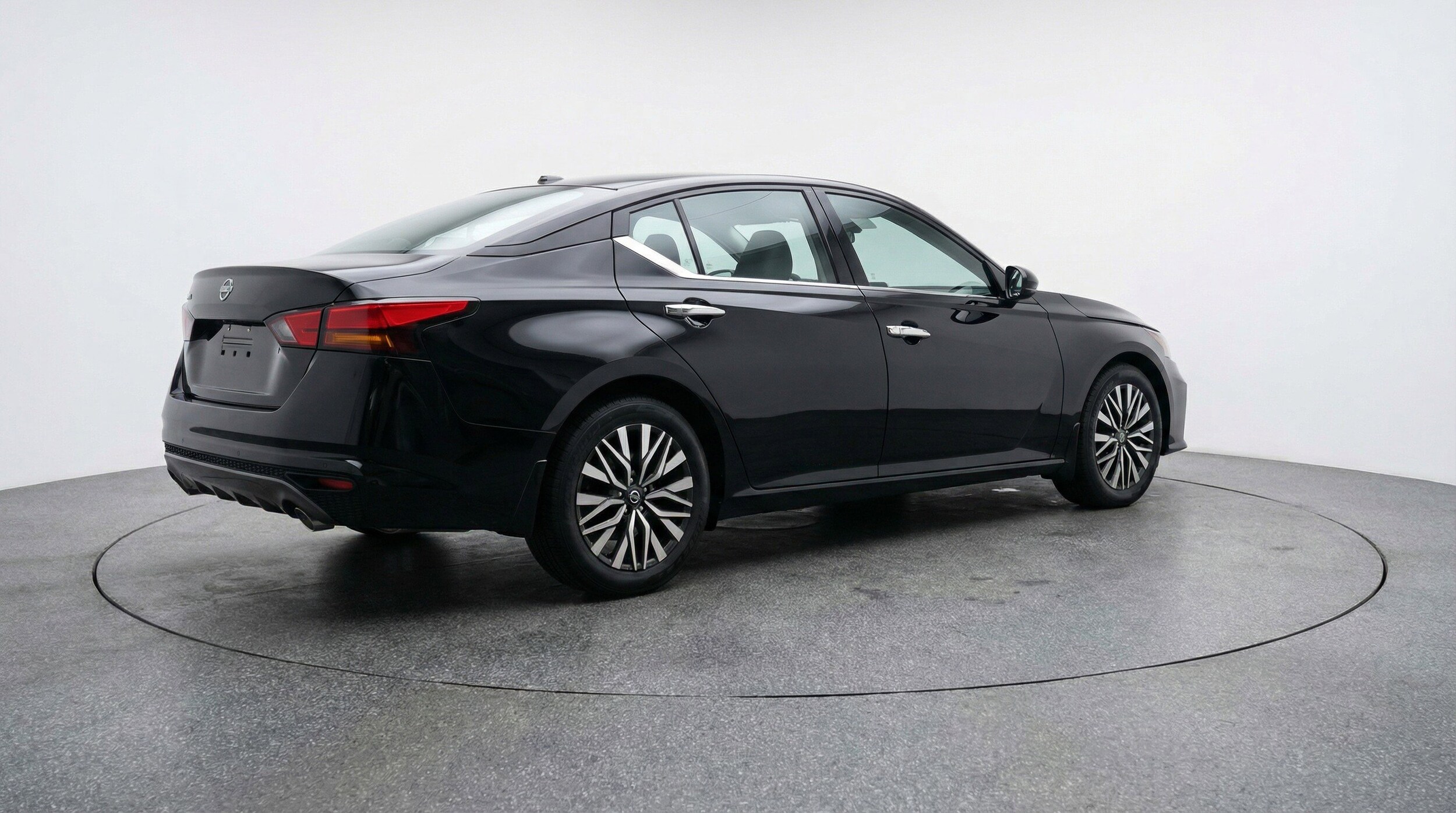 Thumbnail: 2025 Nissan Altima - 9