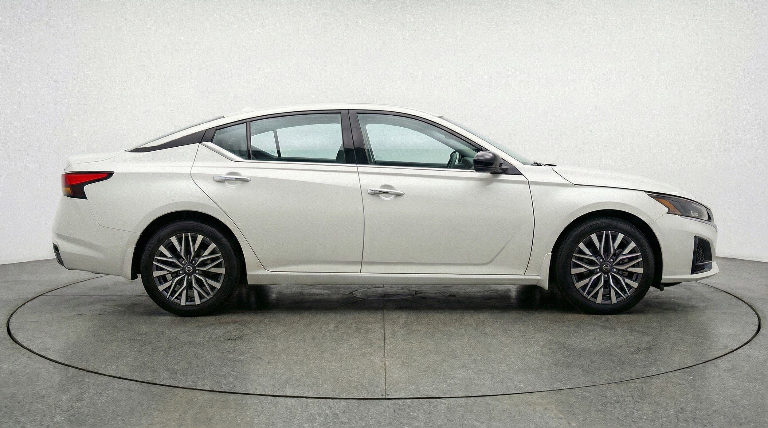 Thumbnail: 2025 Nissan Altima - 11