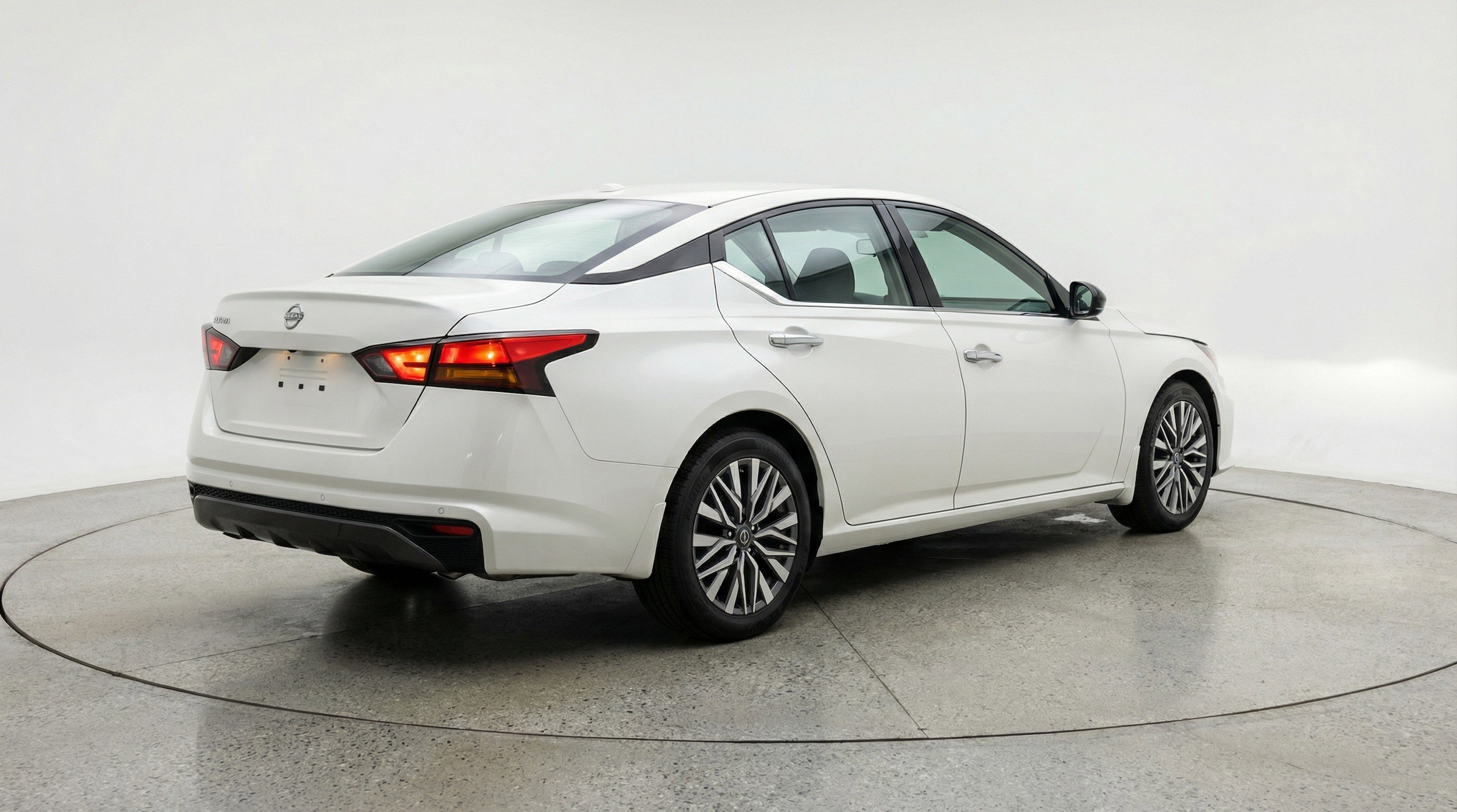 Thumbnail: 2025 Nissan Altima - 9