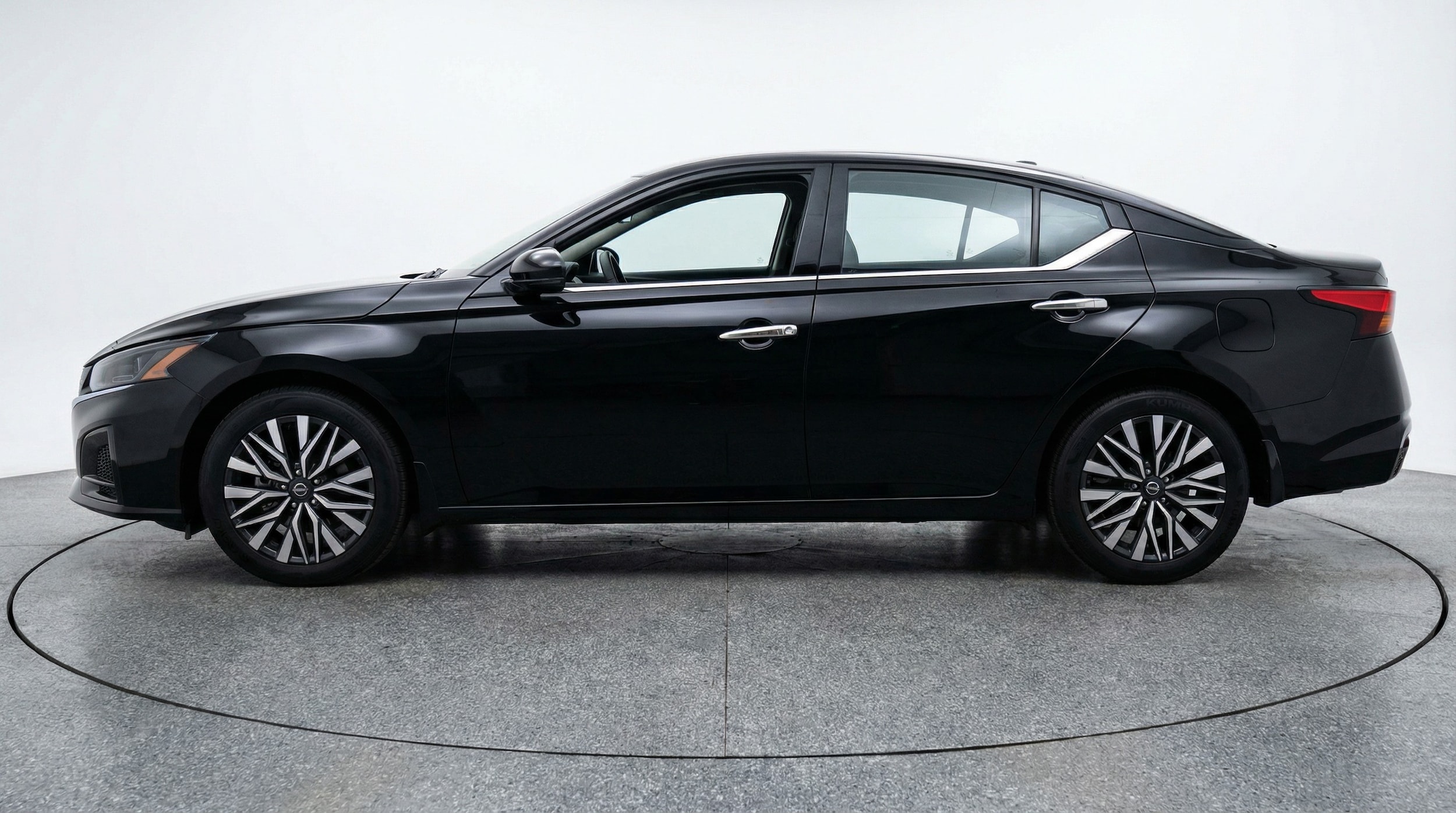 Thumbnail: 2025 Nissan Altima - 4