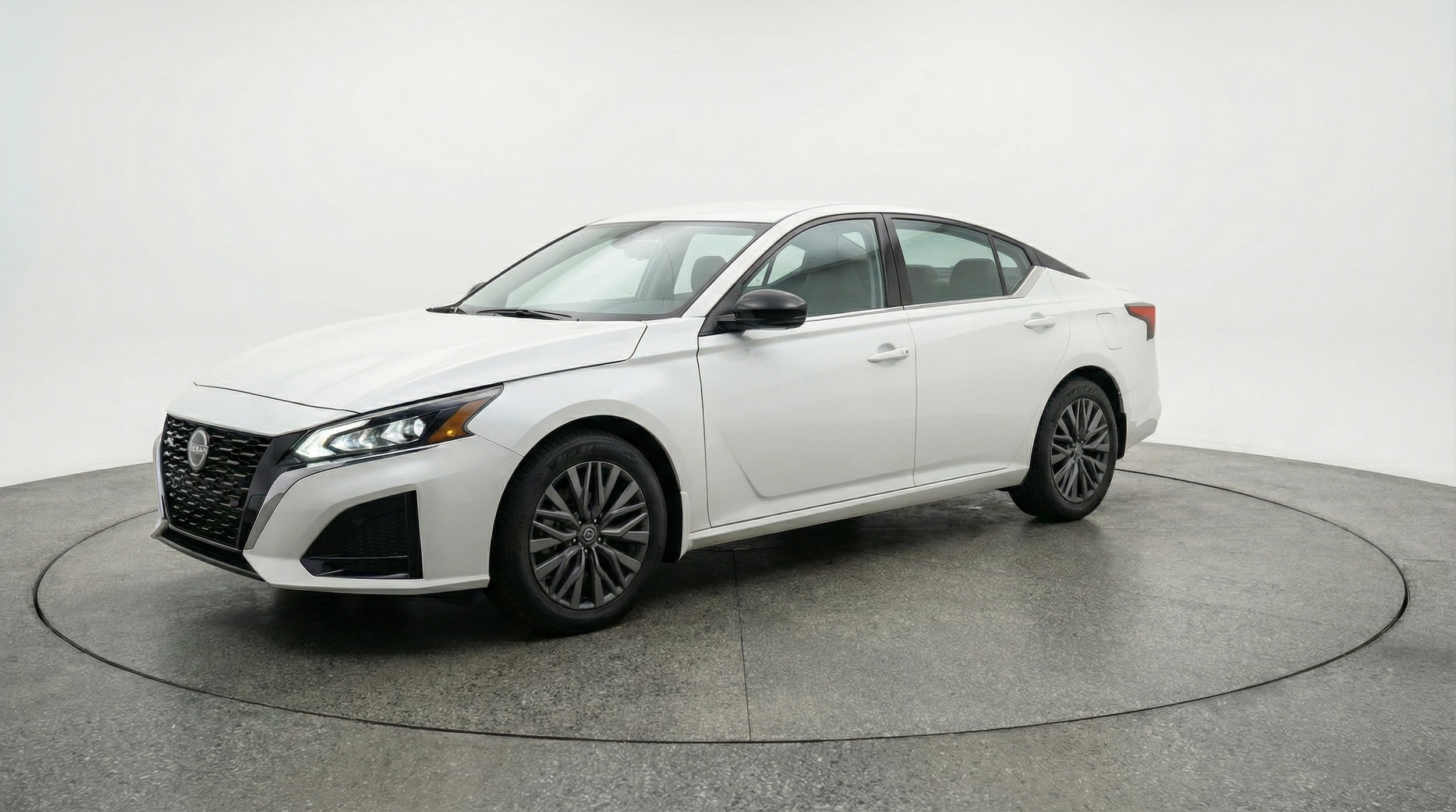 Thumbnail: 2025 Nissan Altima - 3