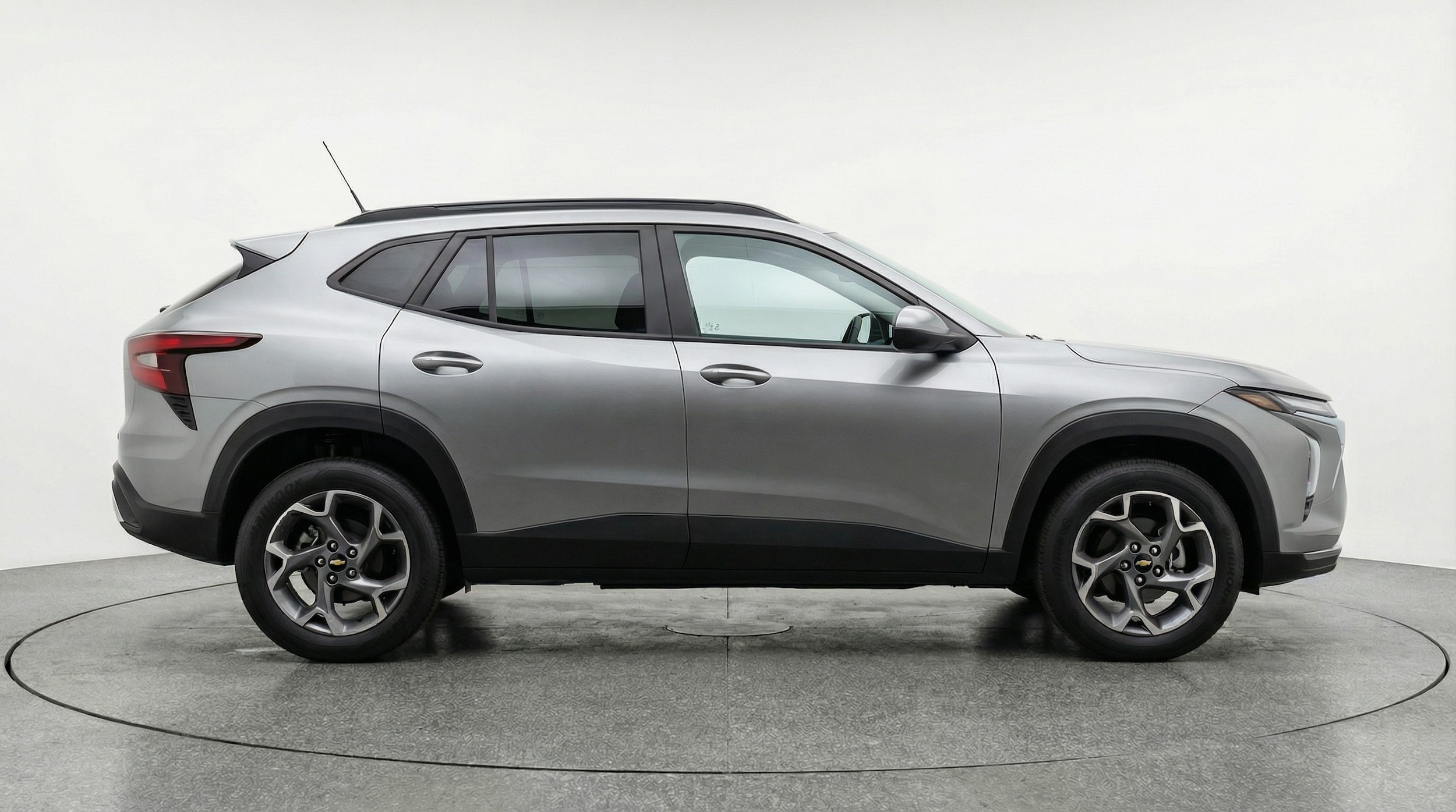 Thumbnail: 2025 Chevrolet Trax - 8