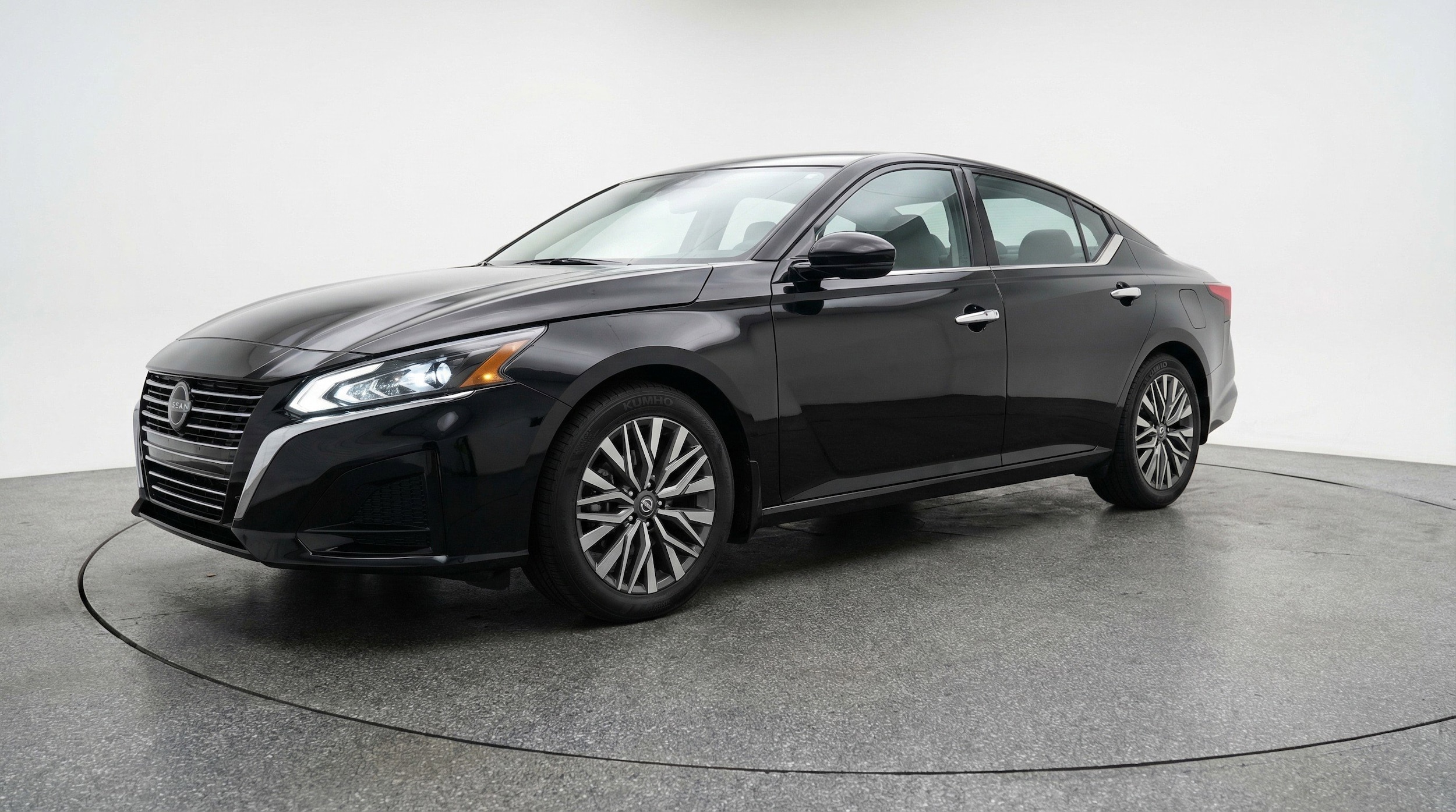 Thumbnail: 2025 Nissan Altima - 3