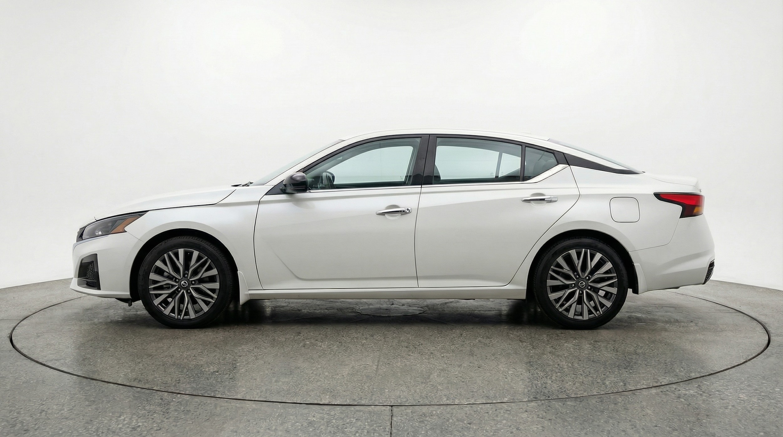 Thumbnail: 2025 Nissan Altima - 4