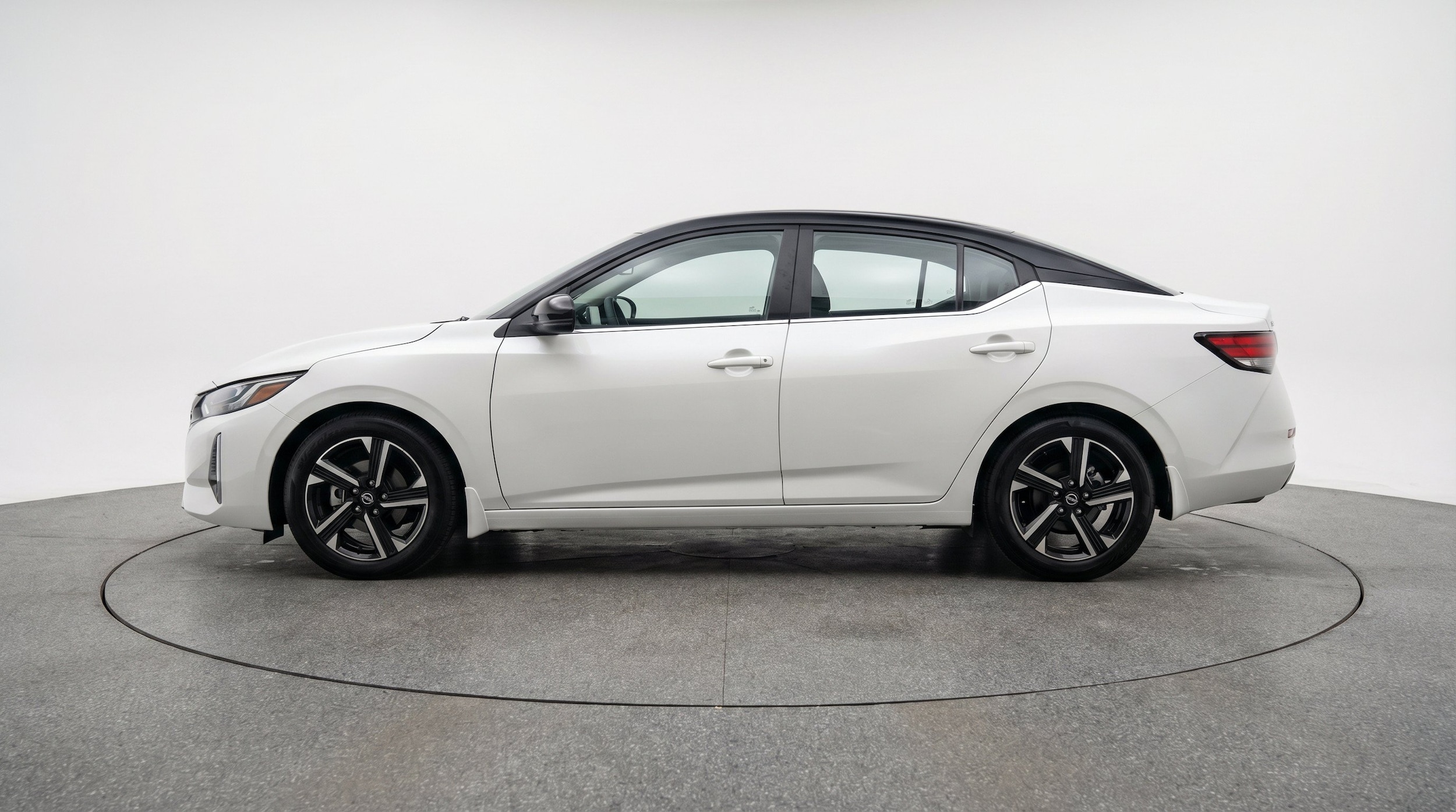Thumbnail: 2025 Nissan Sentra - 5
