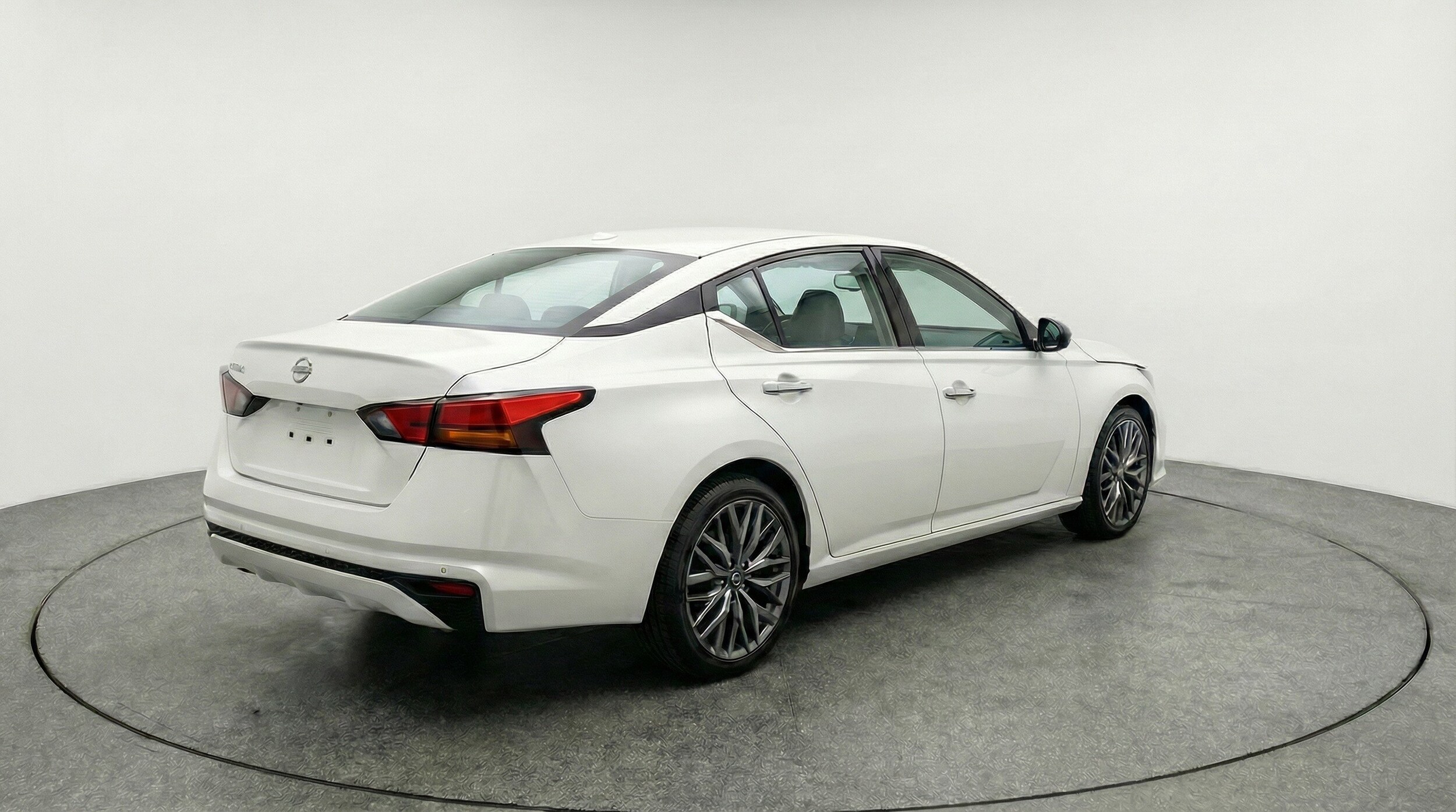 Thumbnail: 2025 Nissan Altima - 9