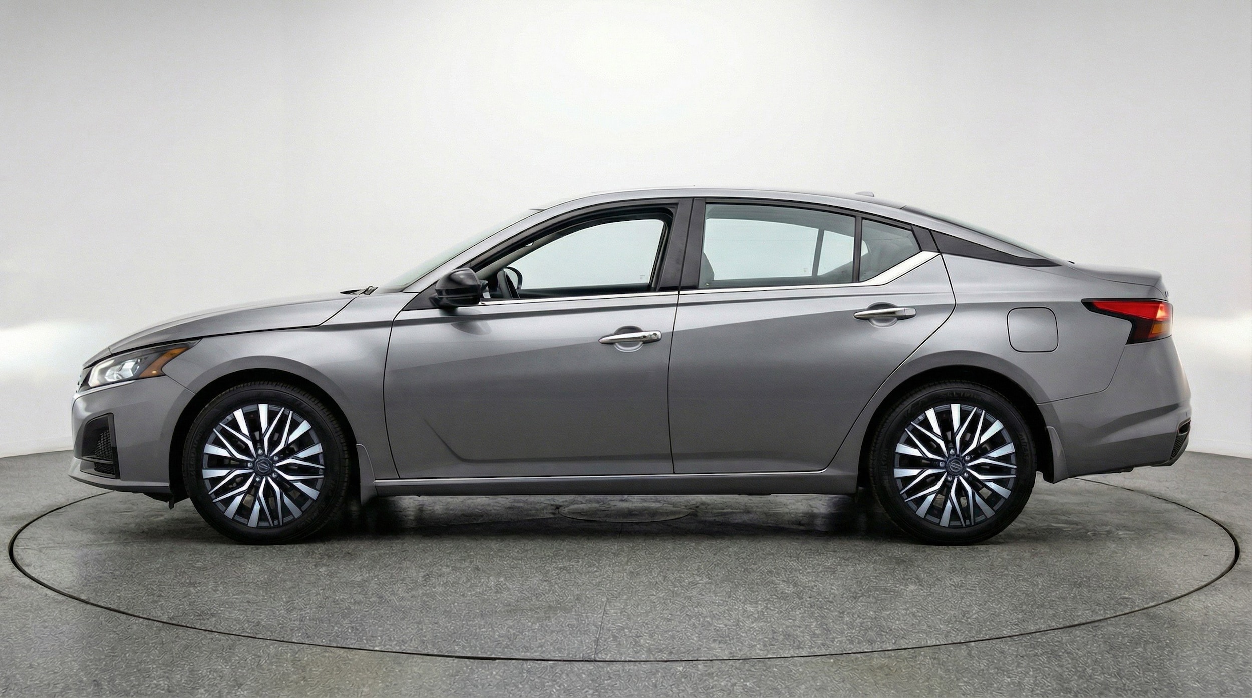 Thumbnail: 2025 Nissan Altima - 5