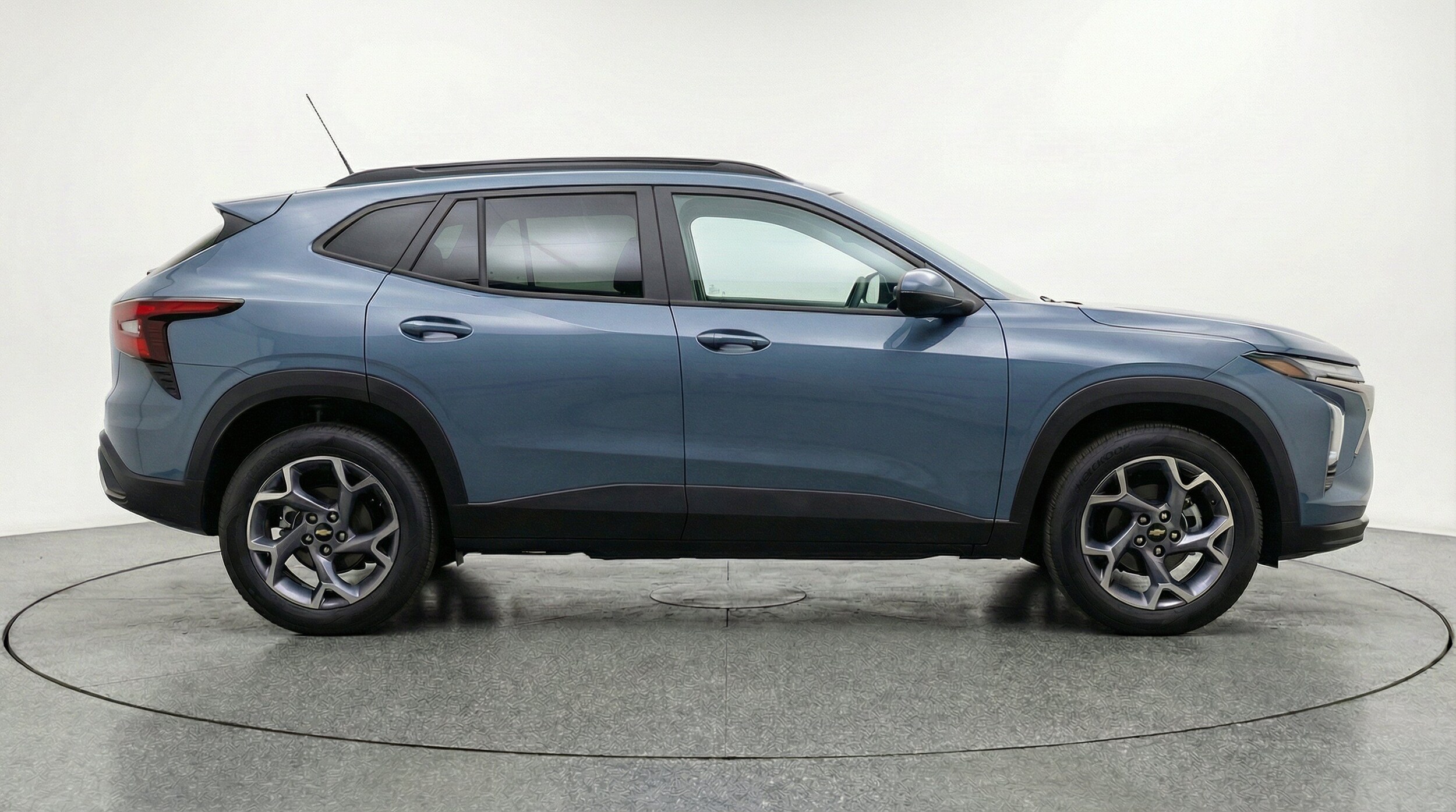 Thumbnail: 2025 Chevrolet Trax - 10