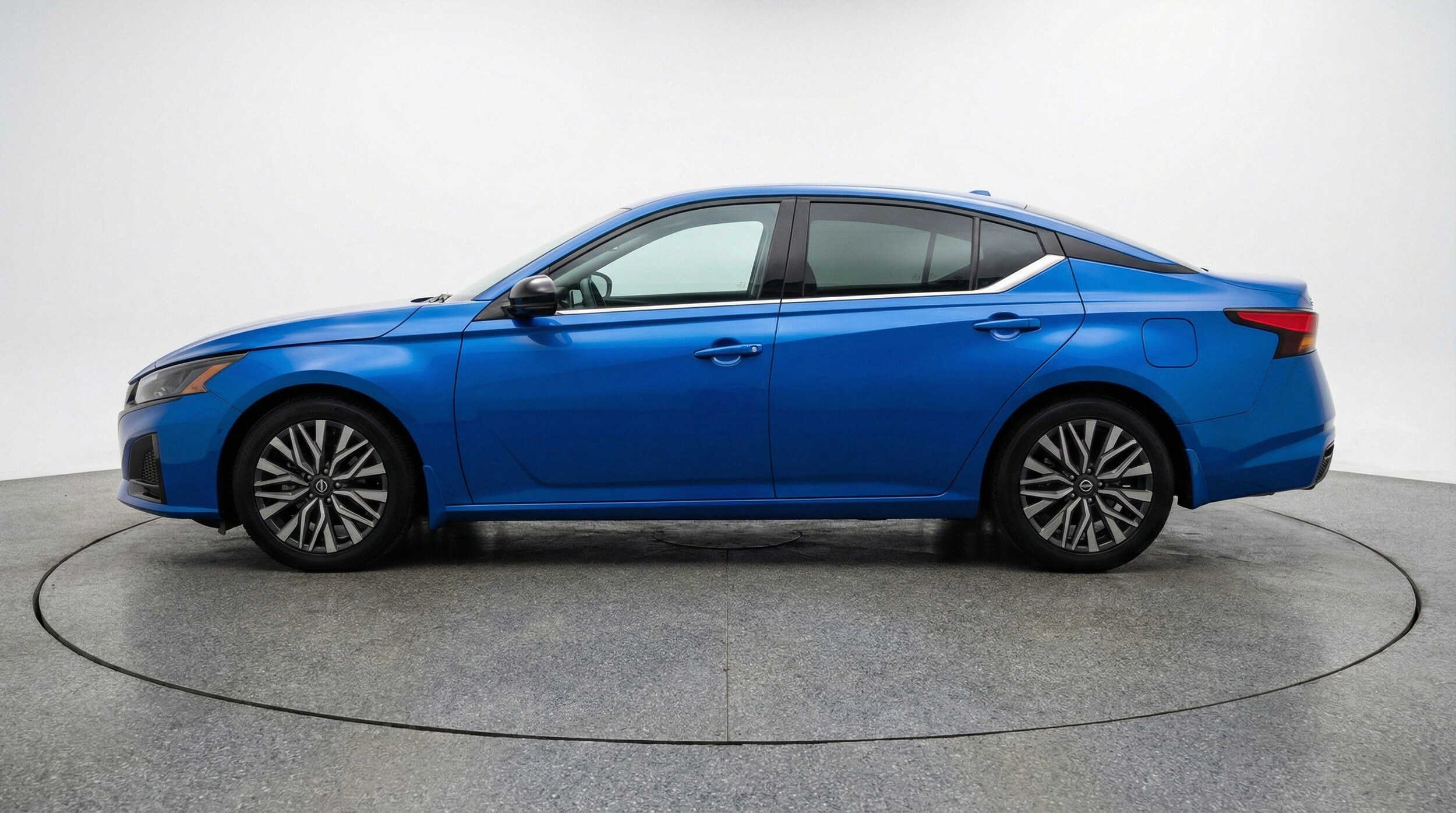 Thumbnail: 2025 Nissan Altima - 5