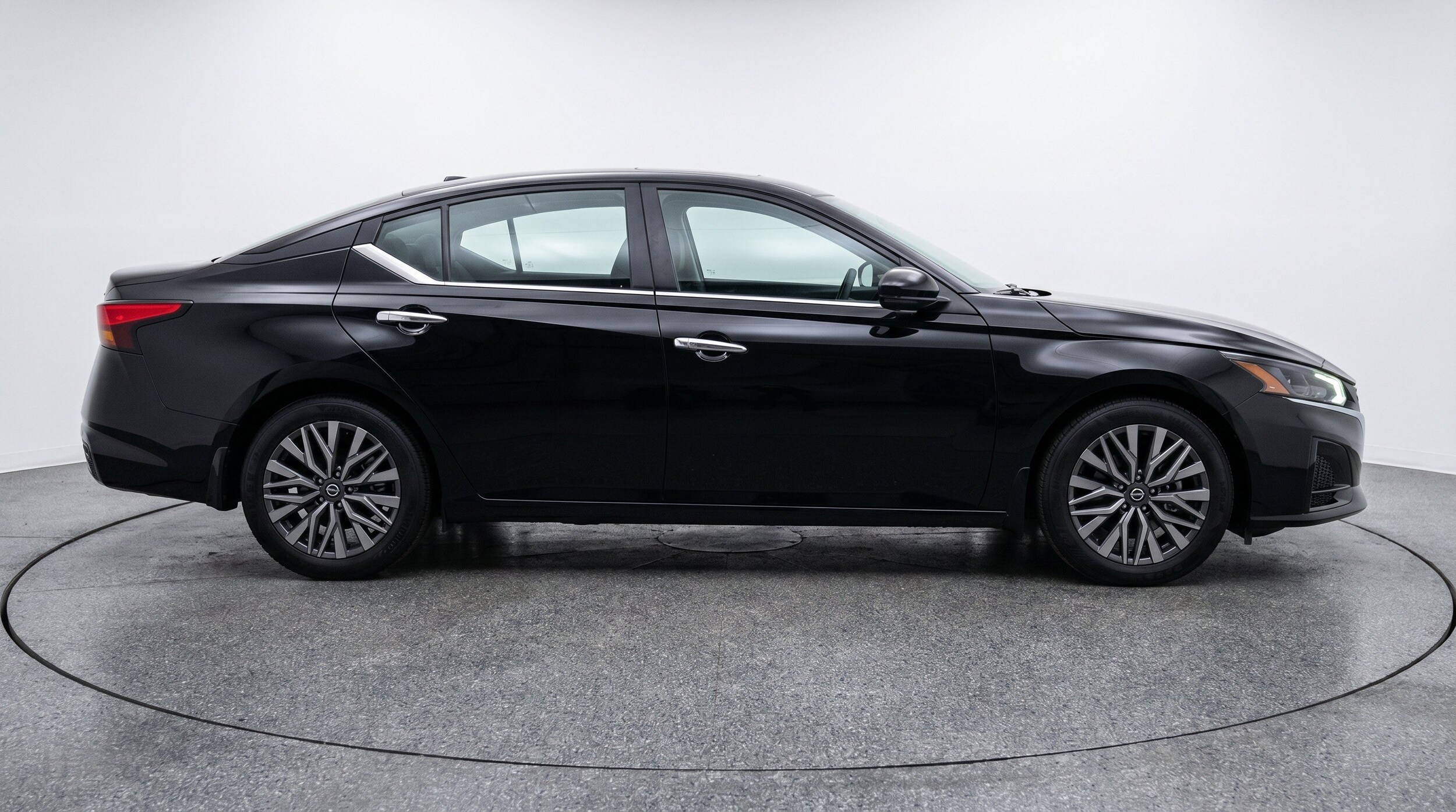 Thumbnail: 2025 Nissan Altima - 11