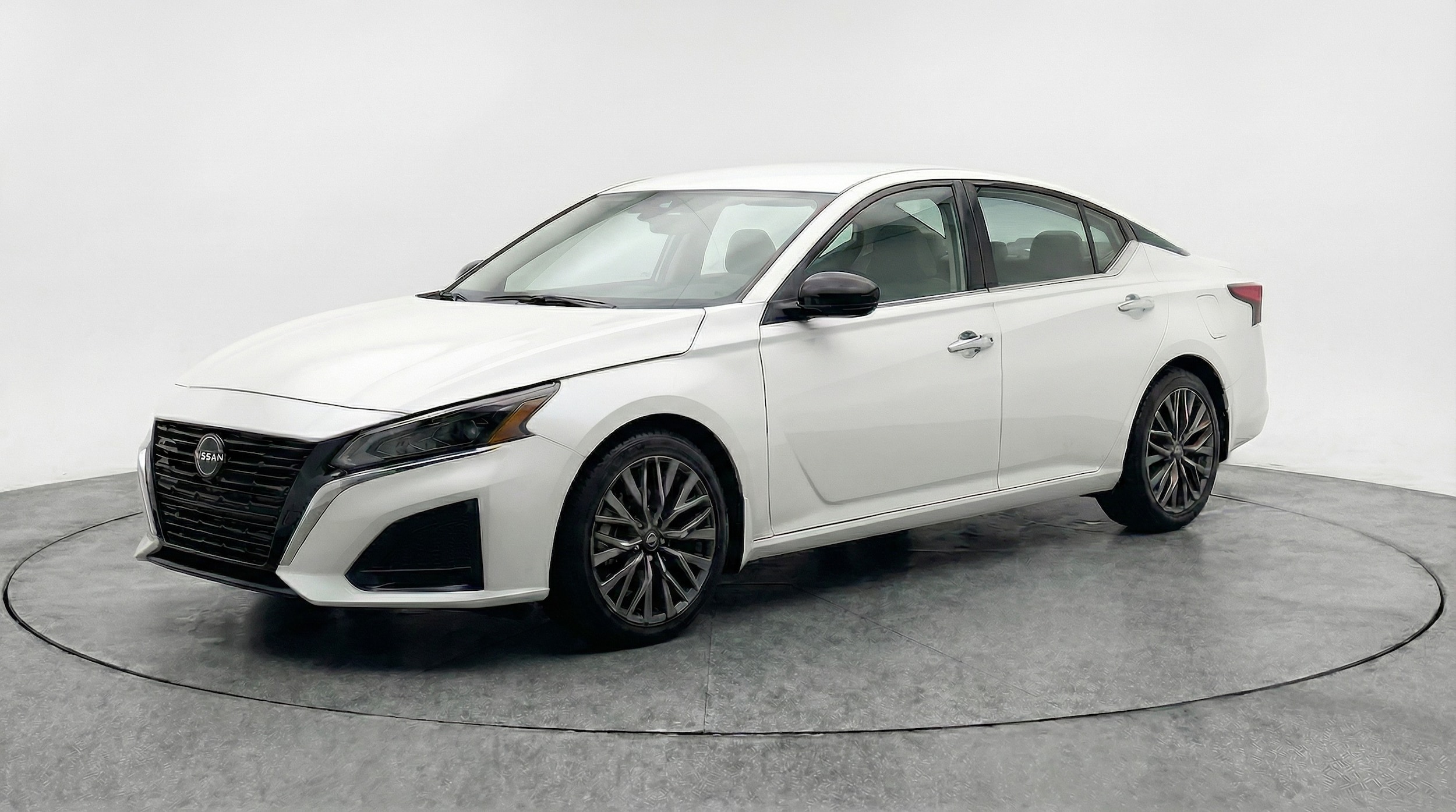 Thumbnail: 2025 Nissan Altima - 3