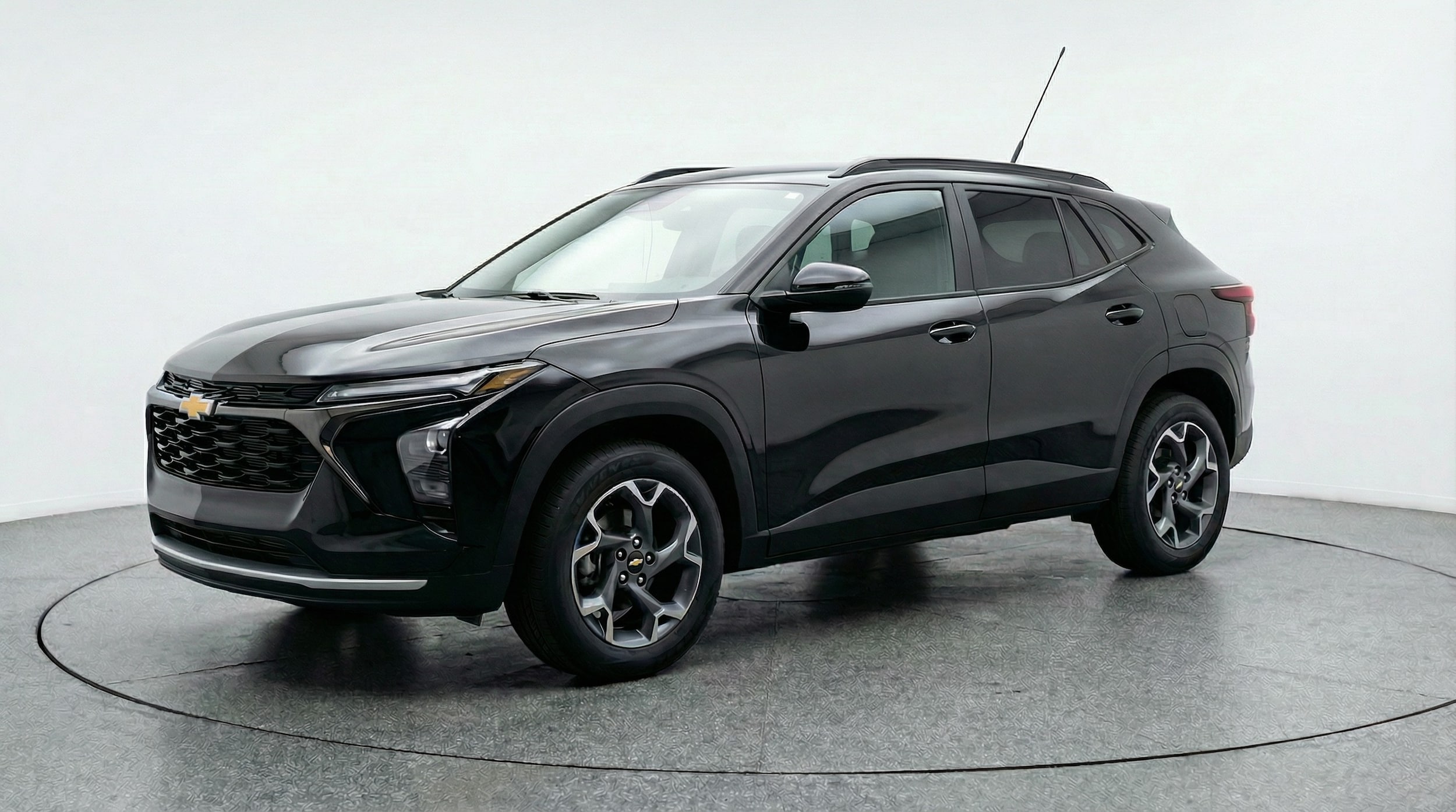 Thumbnail: 2025 Chevrolet Trax - 3