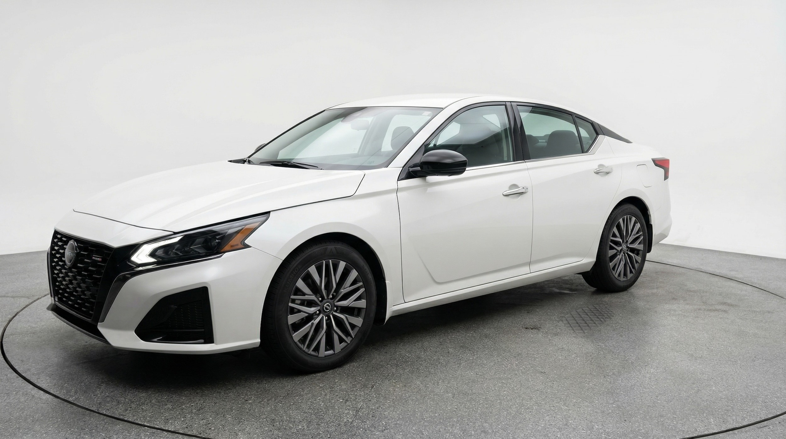 Thumbnail: 2025 Nissan Altima - 3